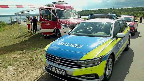 Polizei und Rettungskräfte am Bertsdorfer See