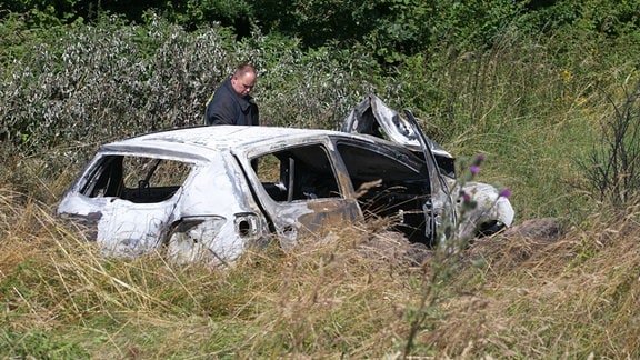 ein ausgebranntes Auto