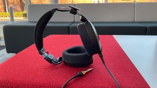 Wired headphones: Røde NTH-100