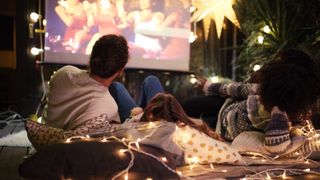 How to set up an outdoor projector in your garden