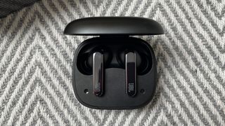 Noise cancelling in-ear headphones: JBL Live Pro 2 TWS