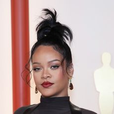 rihanna-oscars-makeup-306107-1678727474523-square