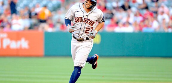 Jose Altuve - Fantasy Baseball Rankings, MLB Injury News, Draft Sleepers