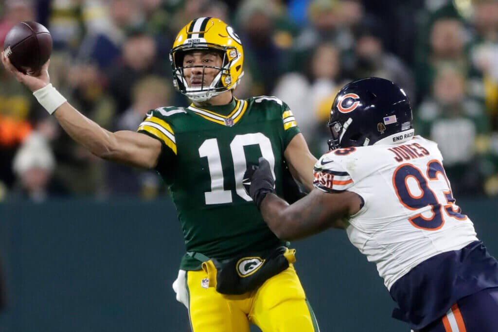 Bears couldn't stop Jordan Love and didn't have the quarterback who could outplay him