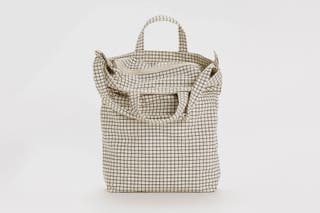 The Baggu Zip Duck Bag in the natural grid pattern.