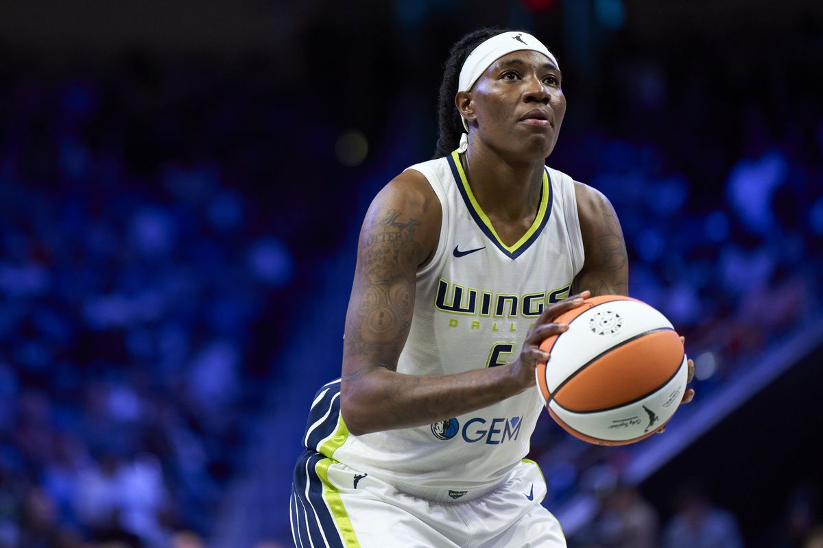 Phoenix Mercury v Dallas Wings