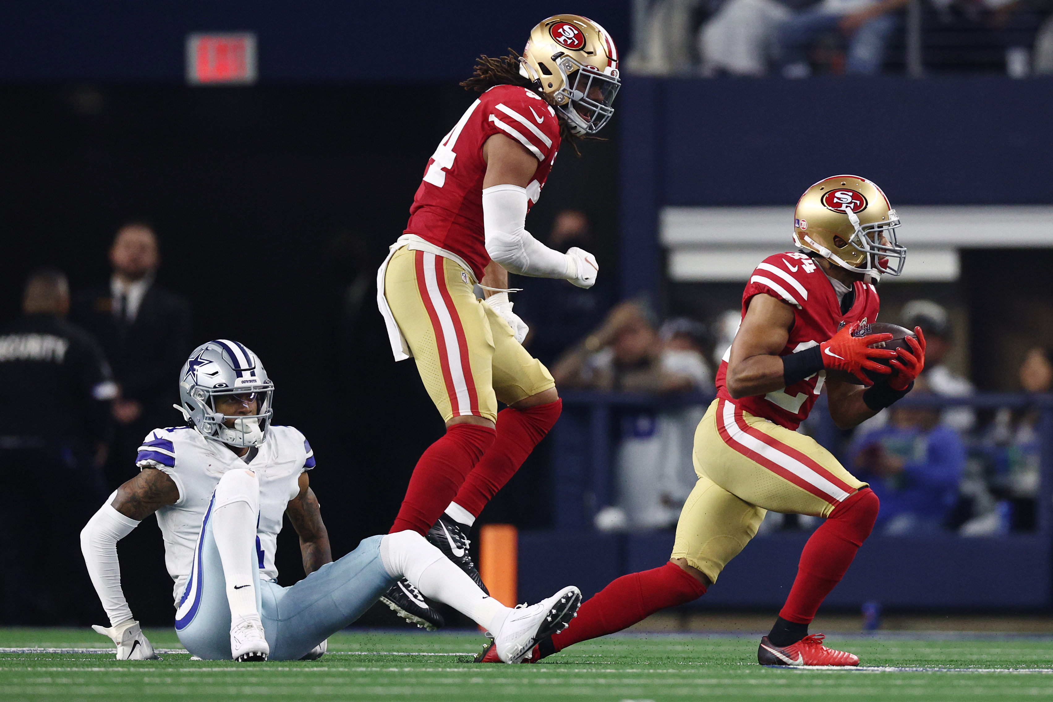 NFC Wild Card Playoffs - San Francisco 49ers v Dallas Cowboys