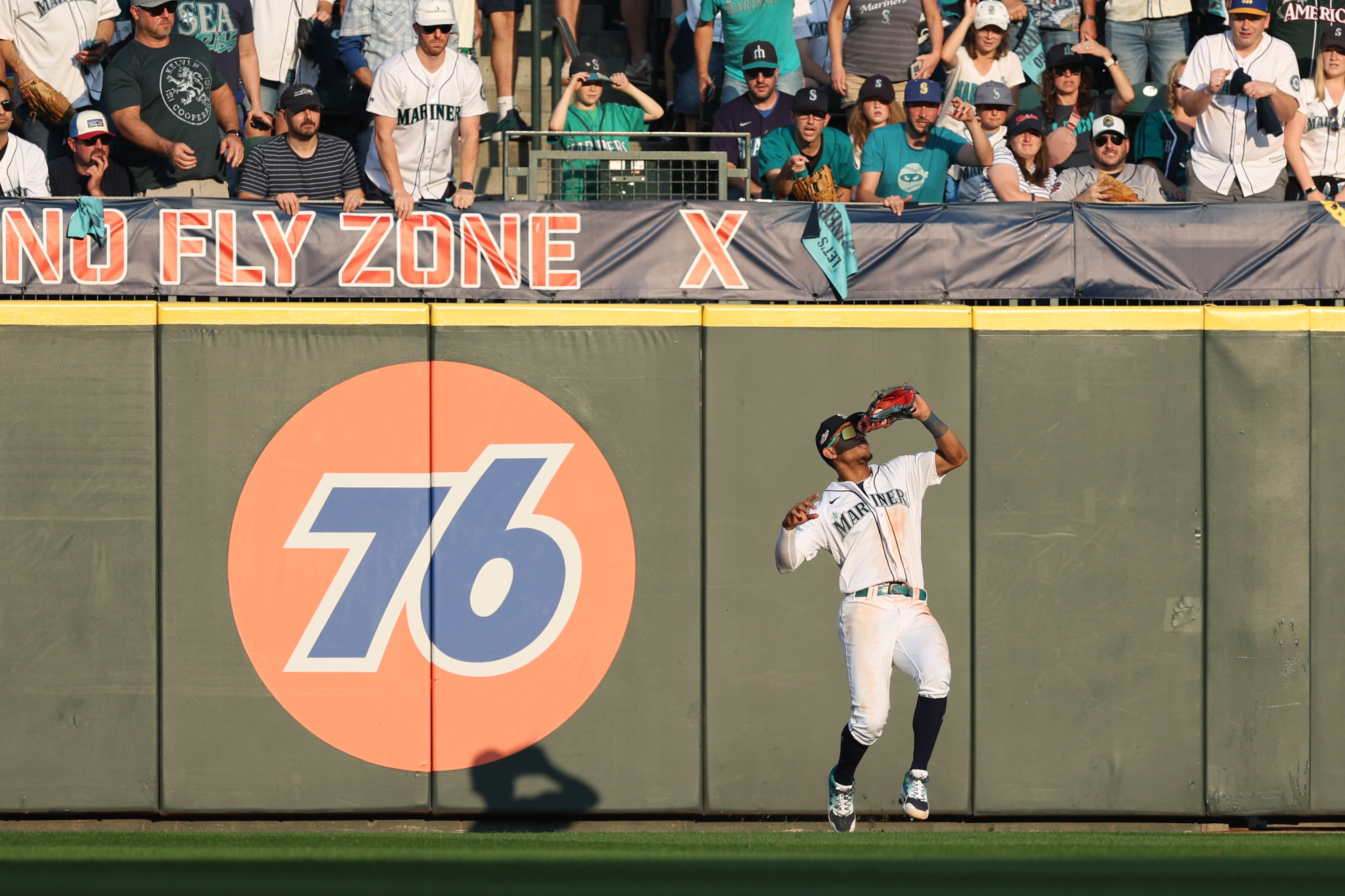 Division Series - Houston Astros v Seattle Mariners - Game Three