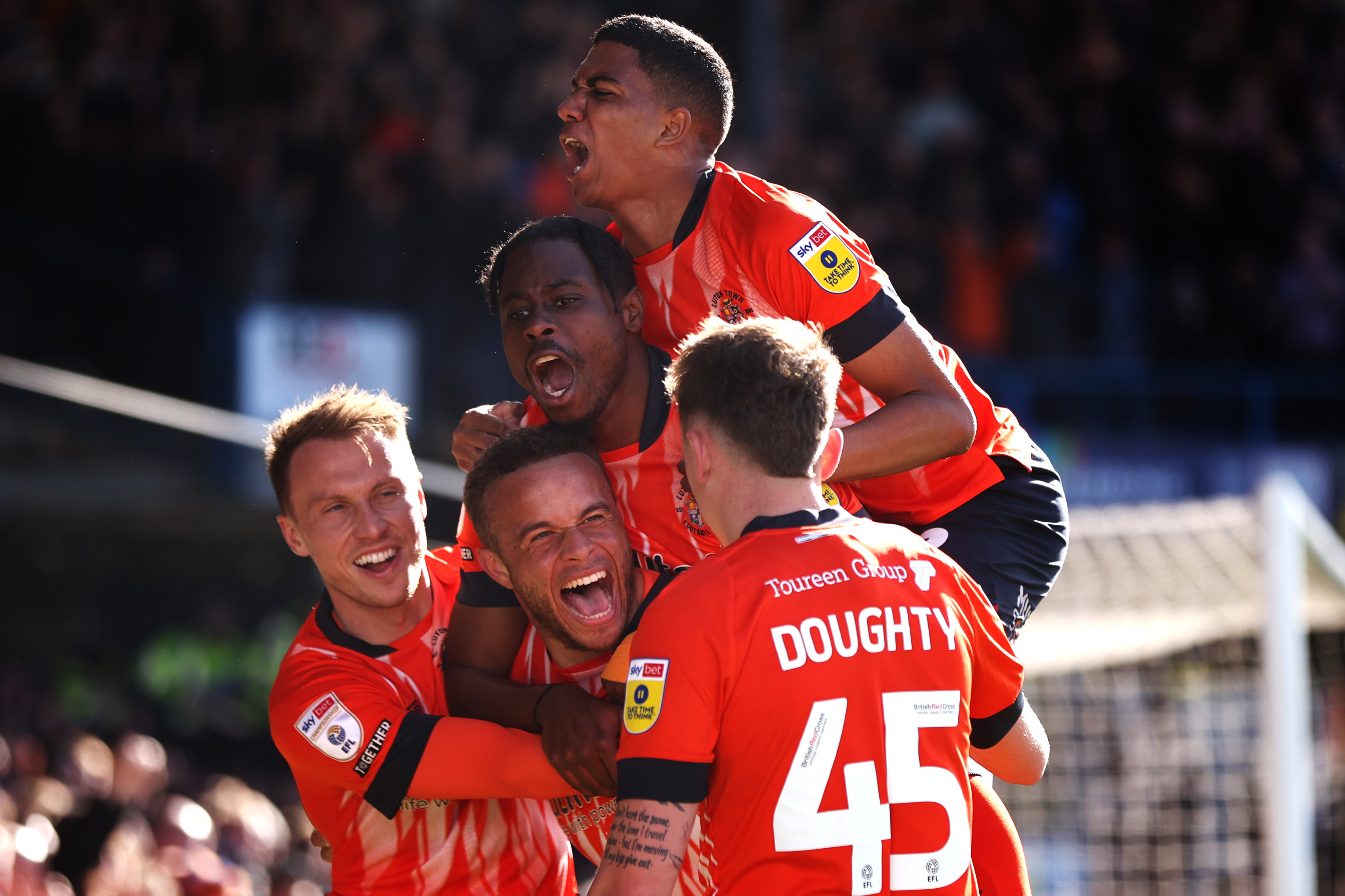 Luton Town v Blackpool - Sky Bet Championship