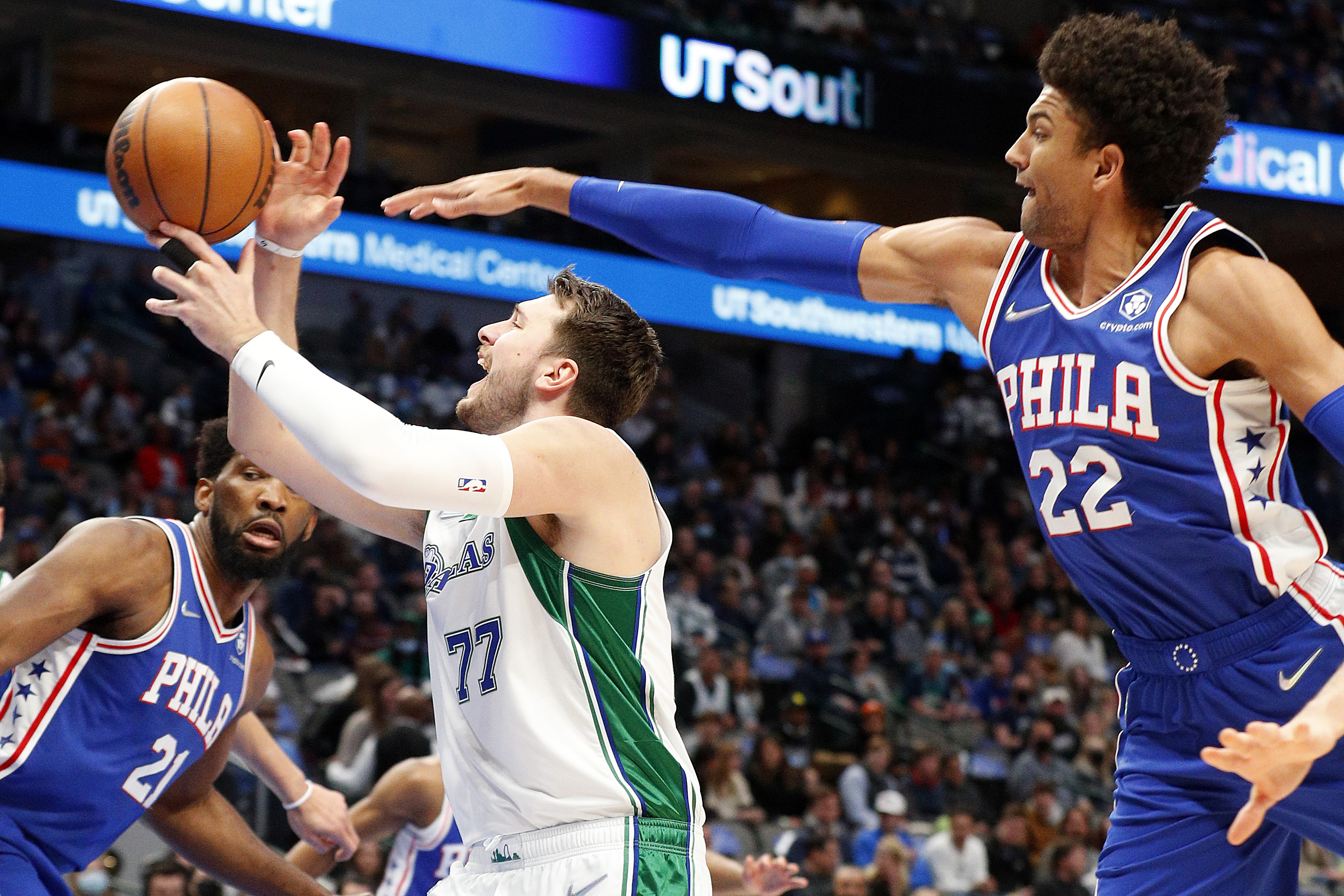 Philadelphia 76ers v Dallas Mavericks