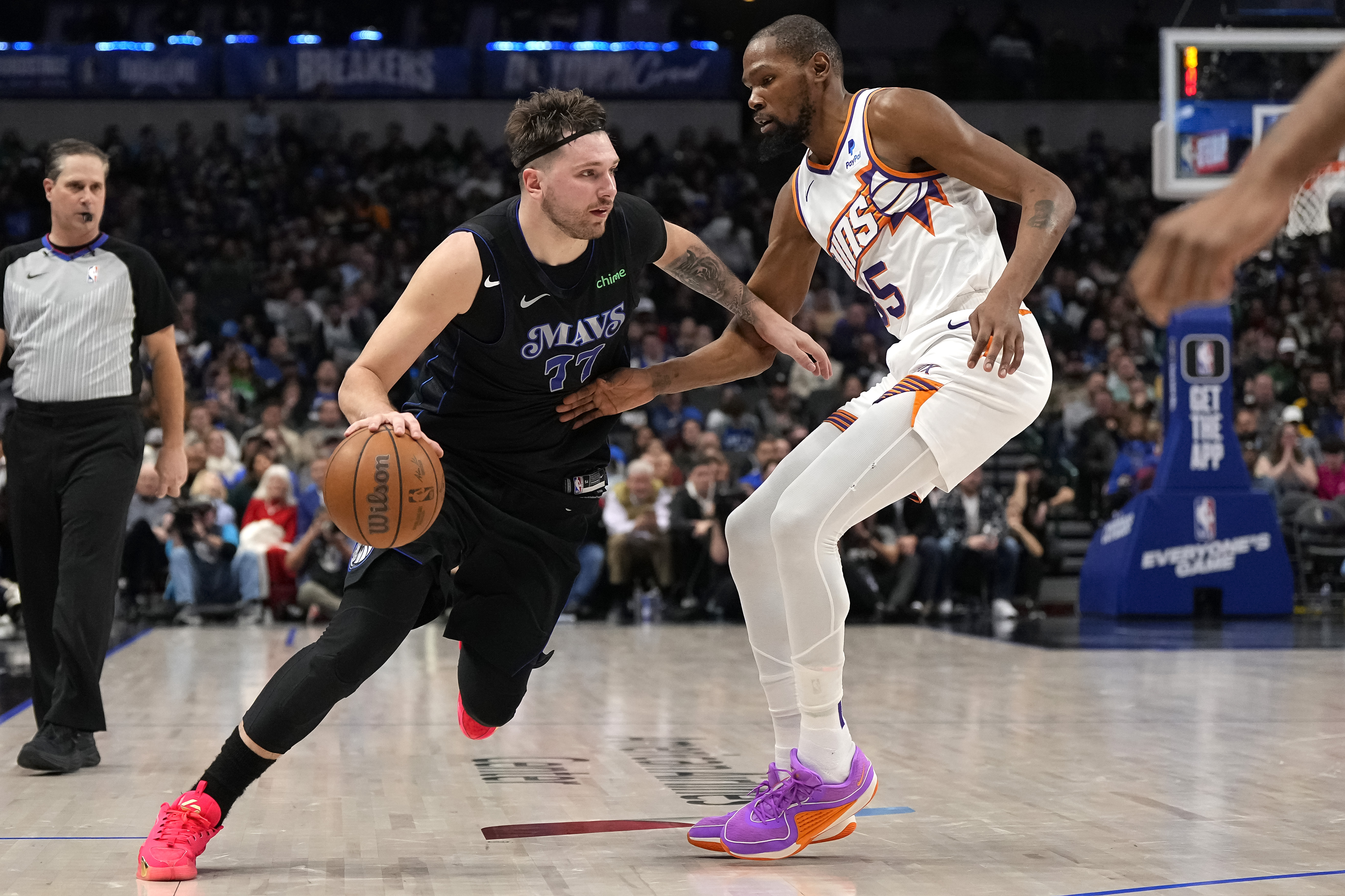 Phoenix Suns v Dallas Mavericks