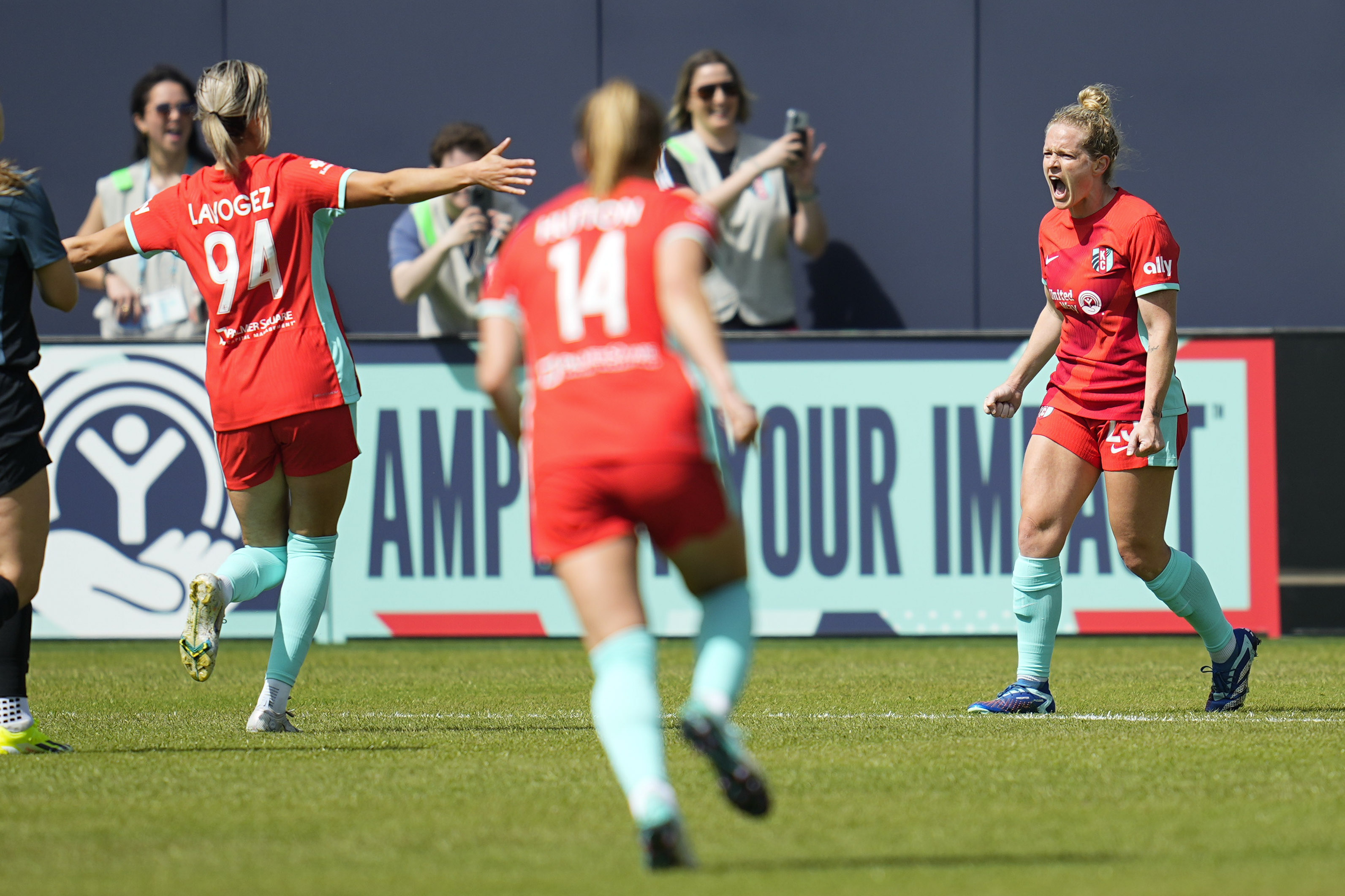 NWSL: Portland Thorns FC at Kansas City Current