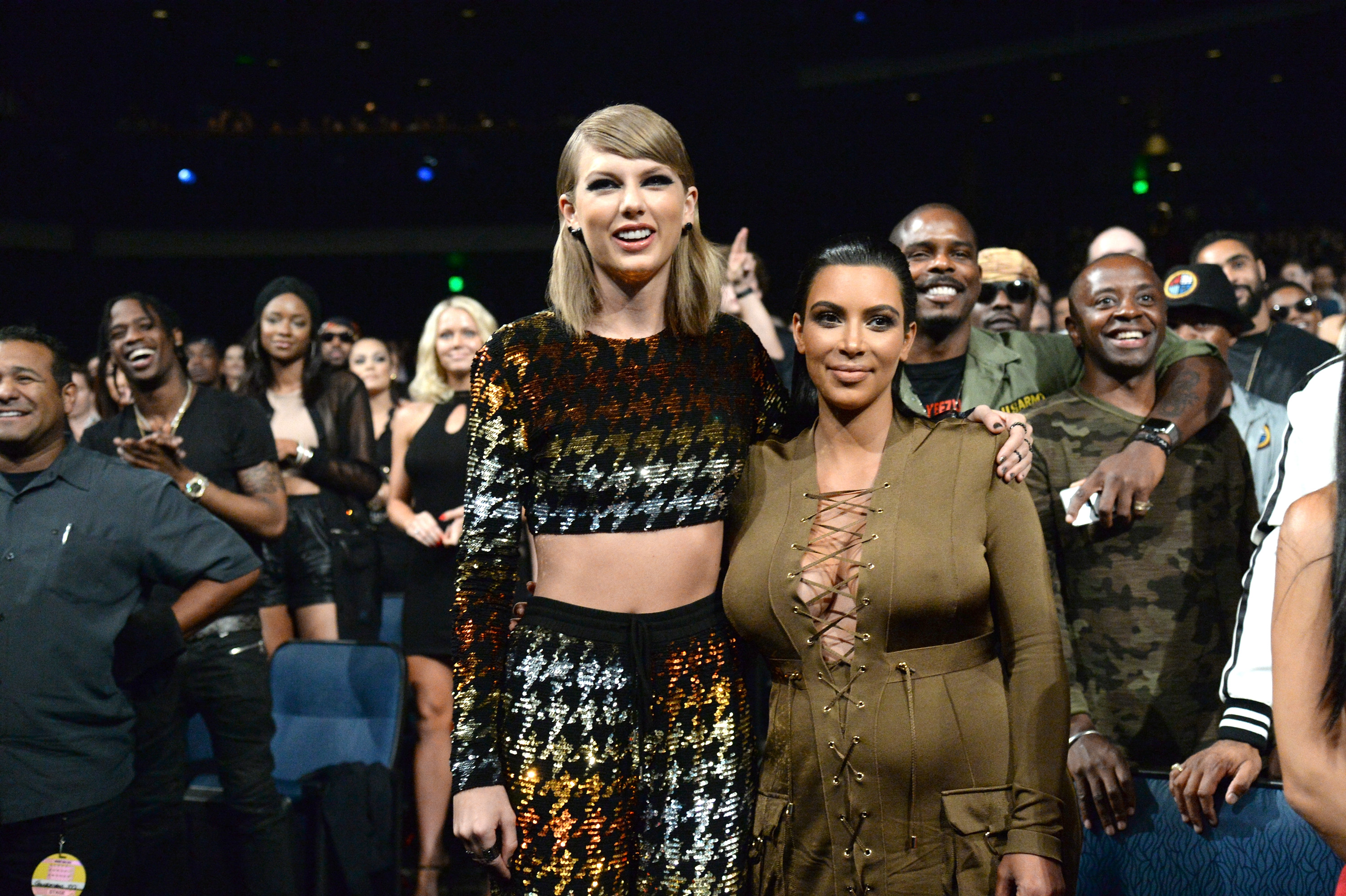 2015 MTV Video Music Awards - Backstage