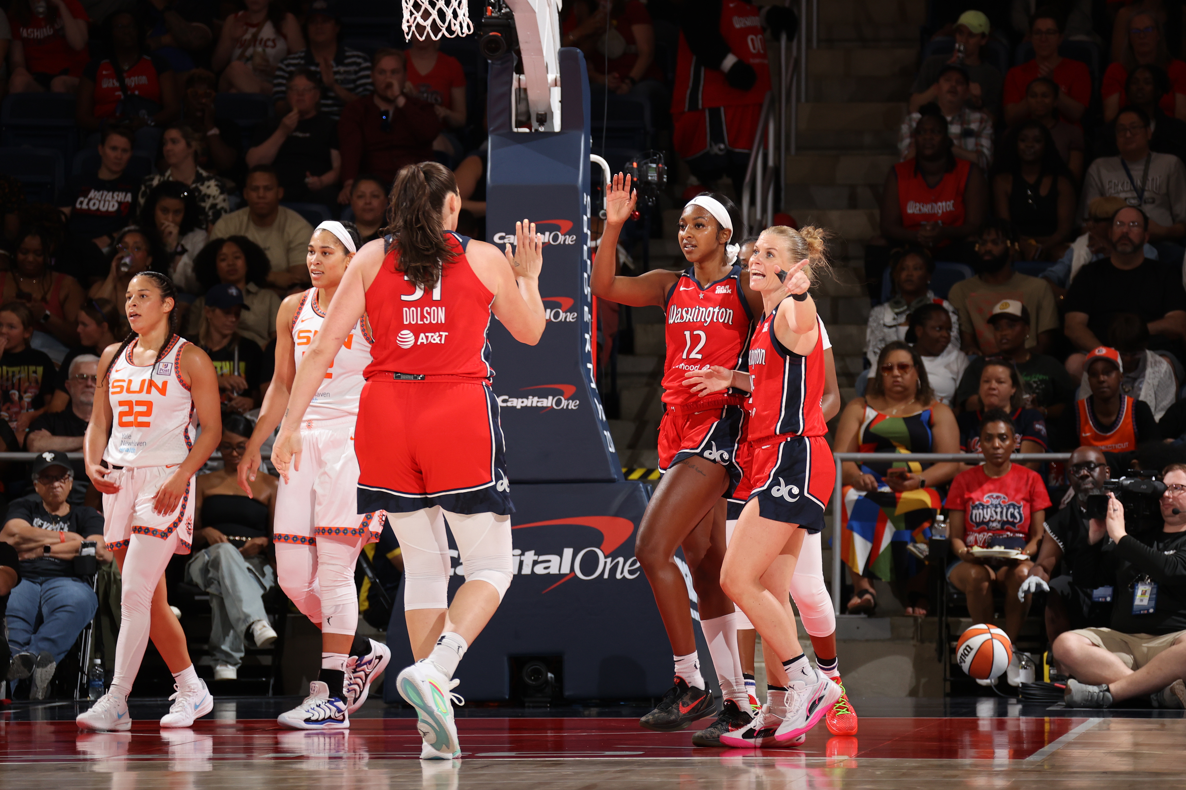 Connecticut Sun v Washington Mystics