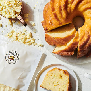 Lemon Buttermilk Cake With Lemon Crumbles