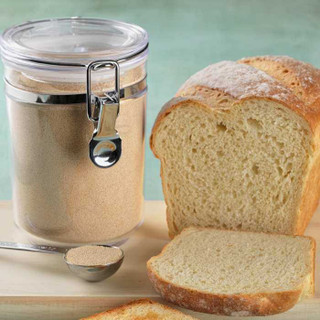 Complete Yeast Set with bread