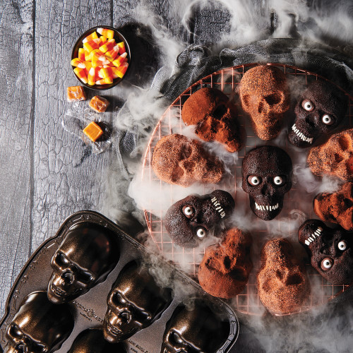 cakes made with Haunted Skull Cakelette Pan