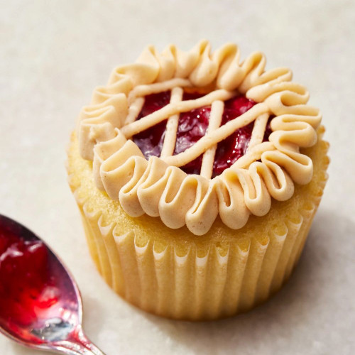 Cherry pie cupcake