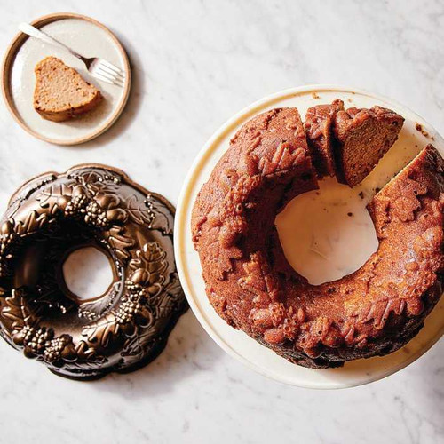 Product Photo 2 Apple Spice Cake Mix and Autumn Wreath Bundt Pan Set