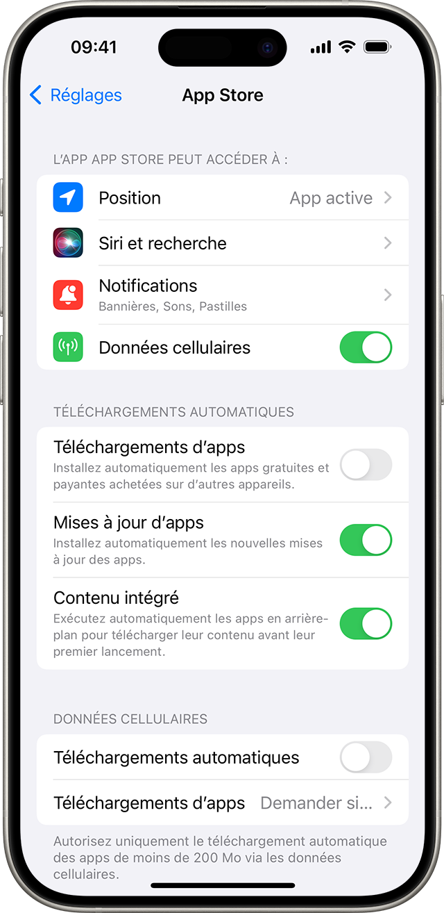 Un iPhone affichant les options de l’App Store dans Réglages, dont Mises à jour d’apps.