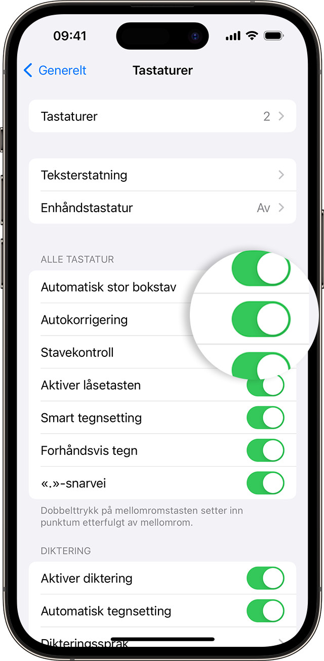 iPhone-skjerm hvor det vises hvordan man slår på Autokorrigering.