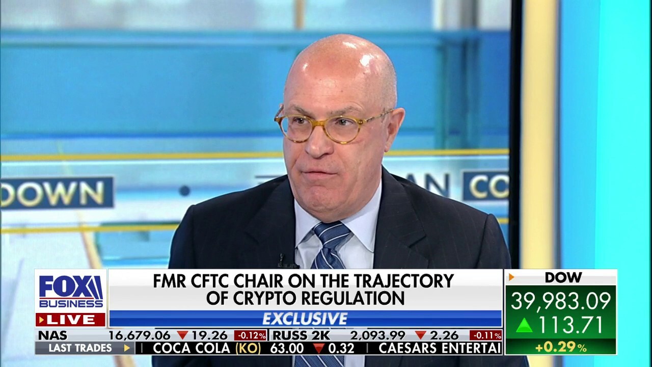 Former CFTC Chairman Chris Giancarlo discusses former President Trump saying he would embrace cryptocurrency if elected on 'The Claman Countdown.'