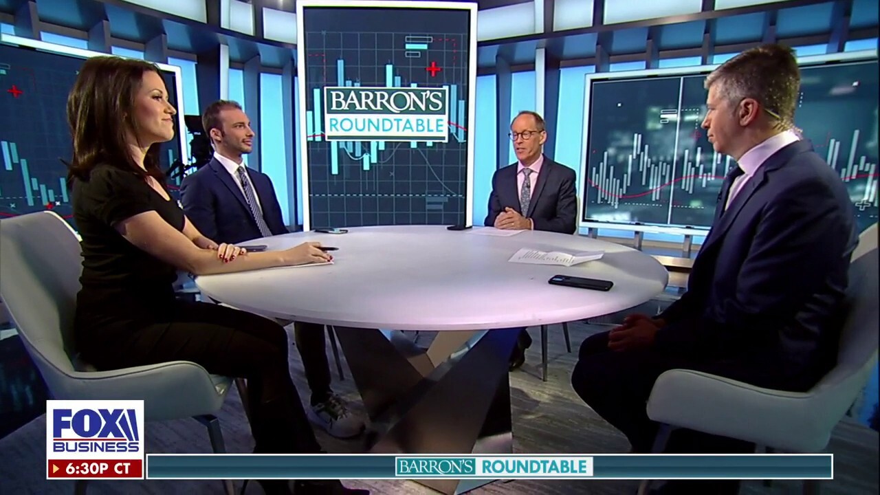 Barron's deputy editor Ben Levisohn, markets reporter Jacob Sonenshine and reporter Carleton English discuss growing intrigue ahead of Disney's earnings next week and Meta's growing market share on 'Barron's Roundtable.'