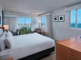 Courtyard by Marriott Nassau Downtown/Junkanoo Beach, hotel u Nassauu