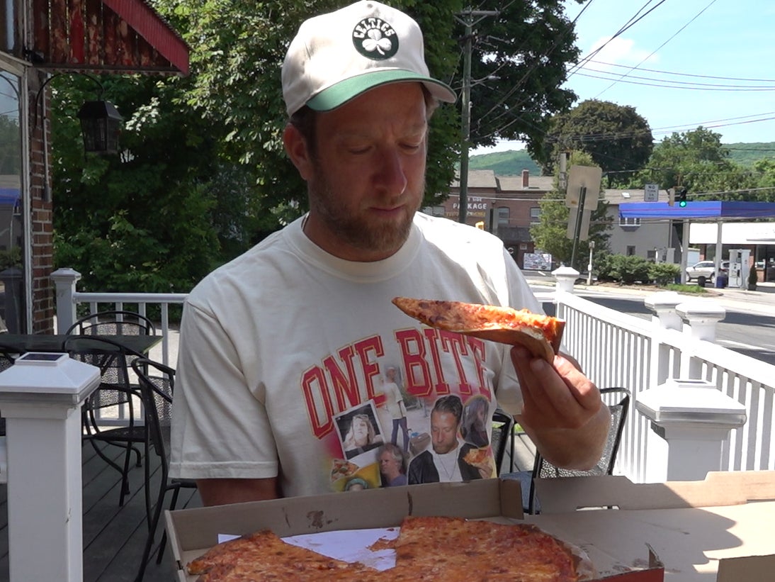 Barstool Pizza Review - Roma Pizza (Torrington, CT) presented by BODYARMOR
