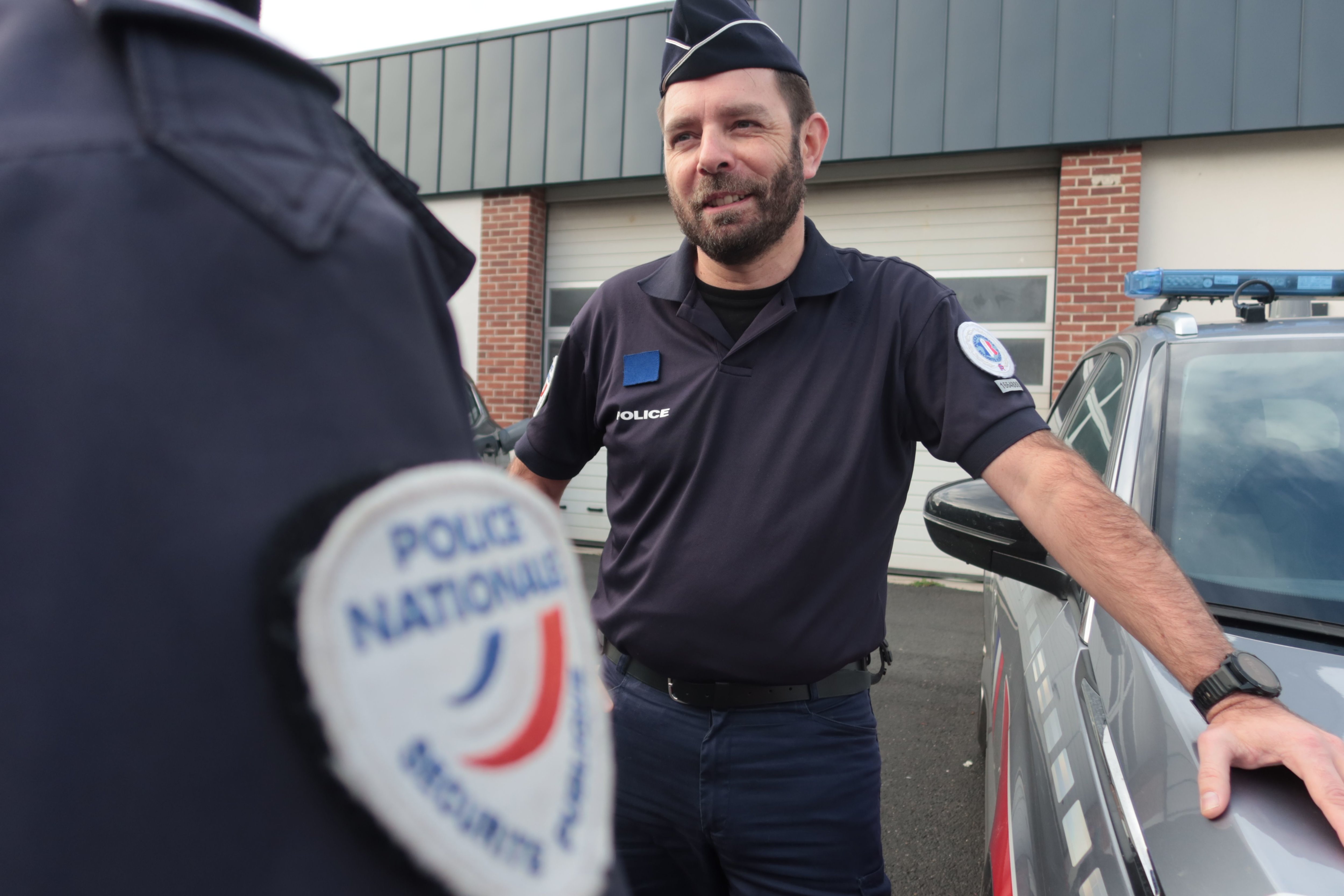 Compiègne, le 9 novembre. Cédric, instructeur pour le personnel naviguant pour une grande compagnie aérienne nationale, est devenu en février réserviste de la police nationale affecté au commissariat de Compiègne. LP/Florent Heib