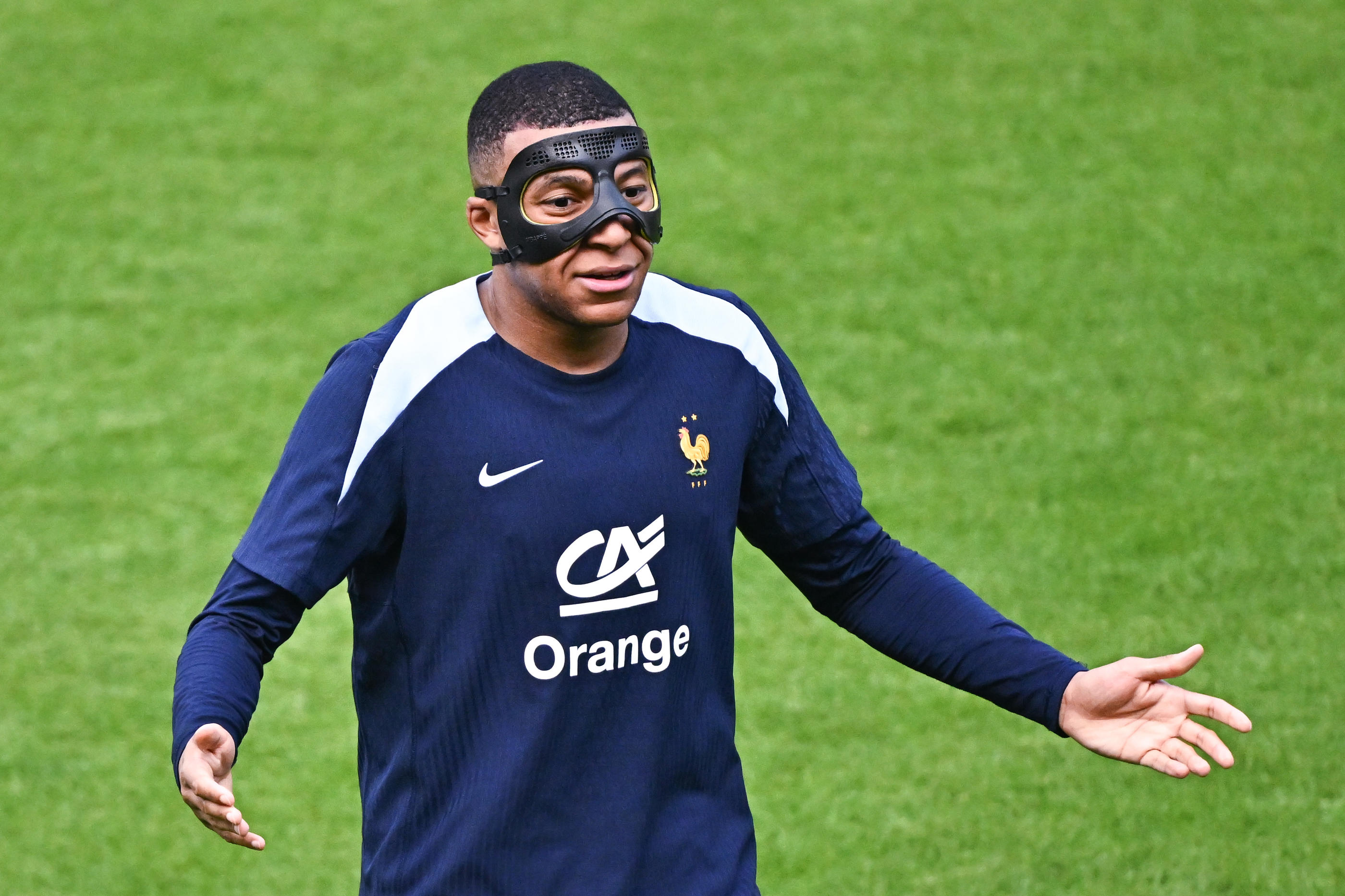 Kylian Mbappé a longuement évoqué les difficultés de jouer avec un masque en conférence de presse. Icon Sport