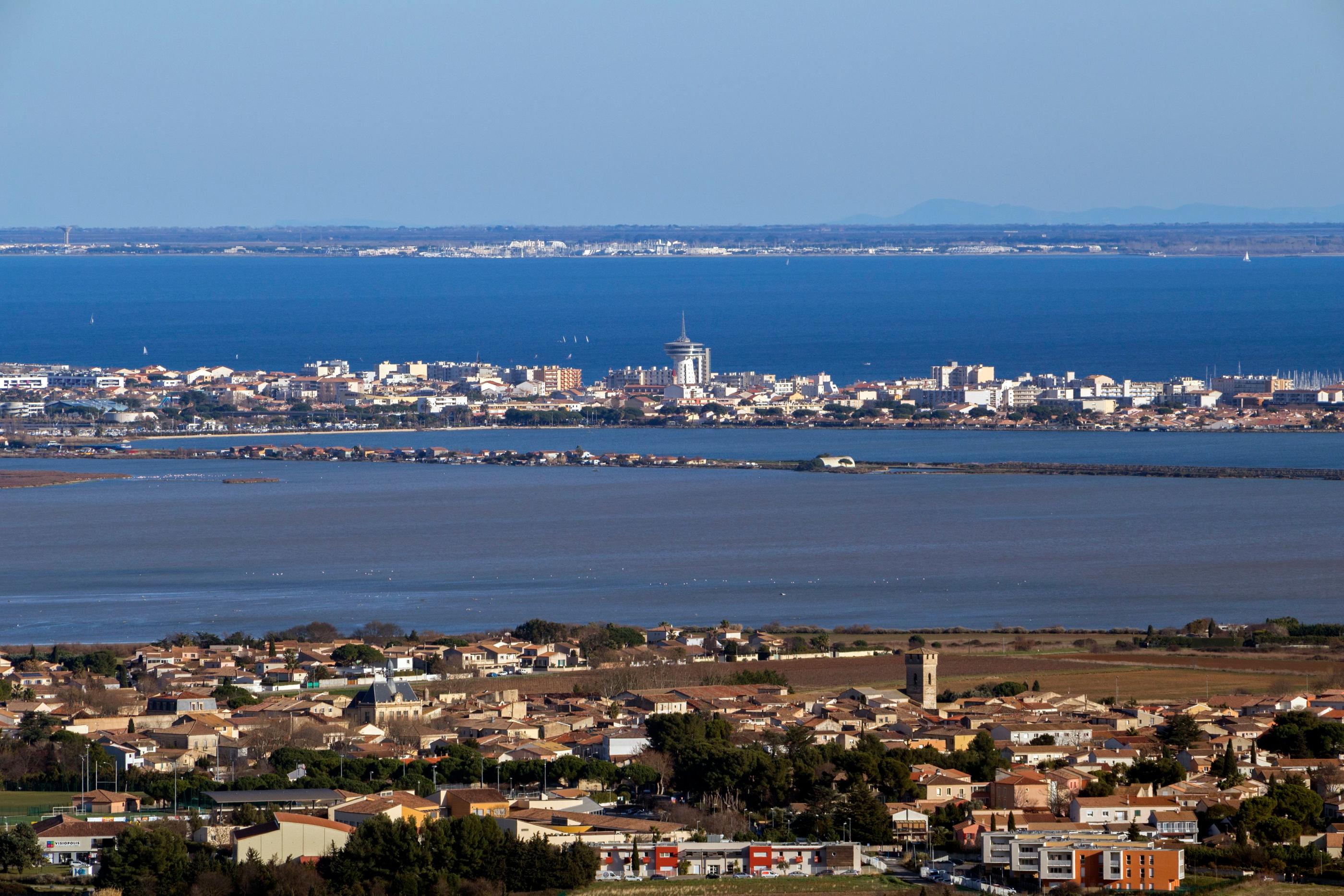 Depuis le sommet massif de La Gardiole, vue sur le Lido, Palavas-les-Flots et Villeneuve-lès-Maguelone. Jean-Marc Lallemand/BELPRESS/MAXPPP