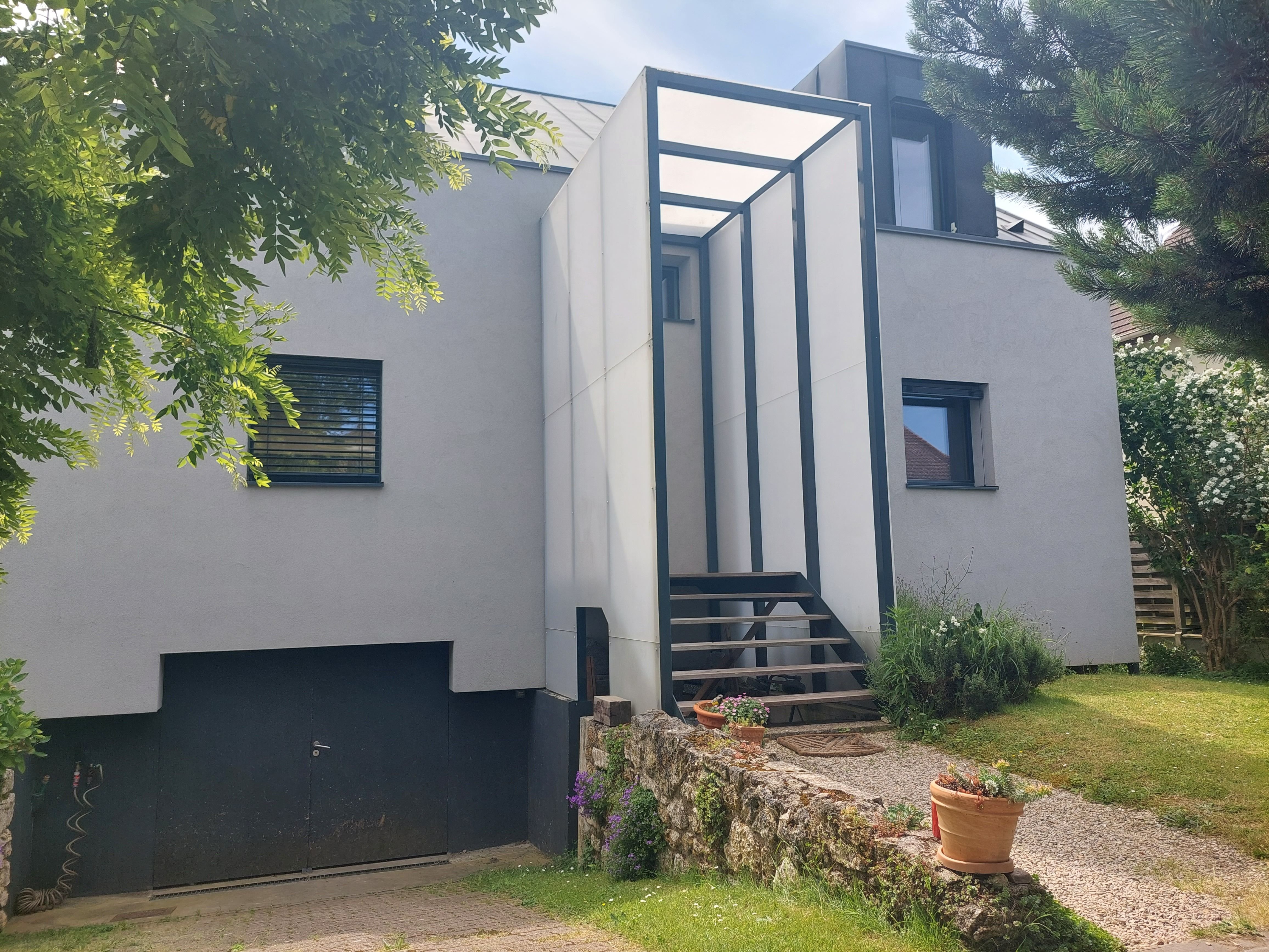 Magny-les-Hameaux (Yvelines). Antoine, propriétaire de ce pavillon de 153 m2, «ne paye qu’une seule facture de 1 000 euros d’électricité par an». LP/V.W.