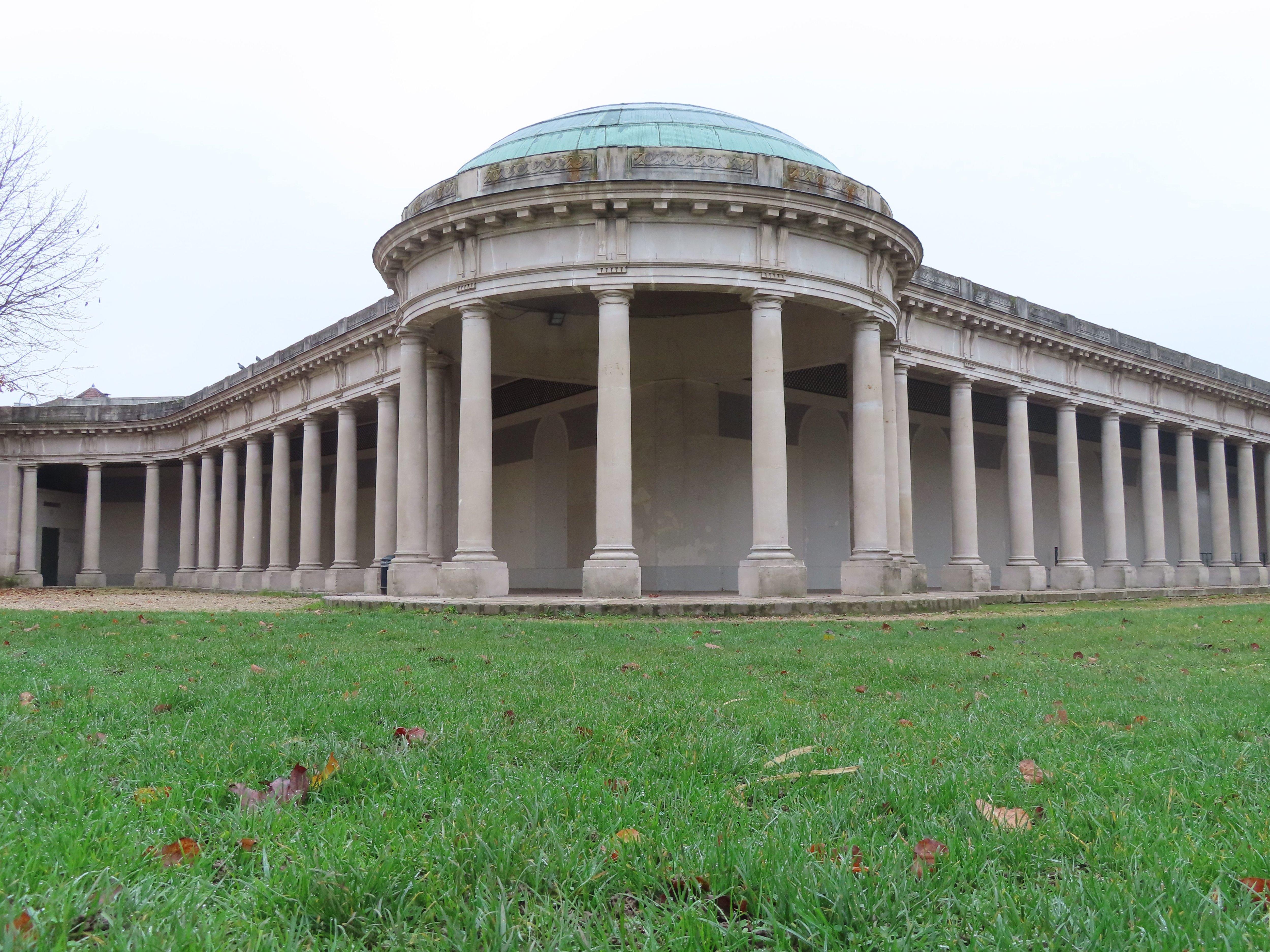 Bry-sur-Marne, lundi 15 novembre 2021. Le site des colonnades de Lattre-de-Tassigny vient d'être classé patrimoine d’intérêt régional. LP/Sylvain Deleuze