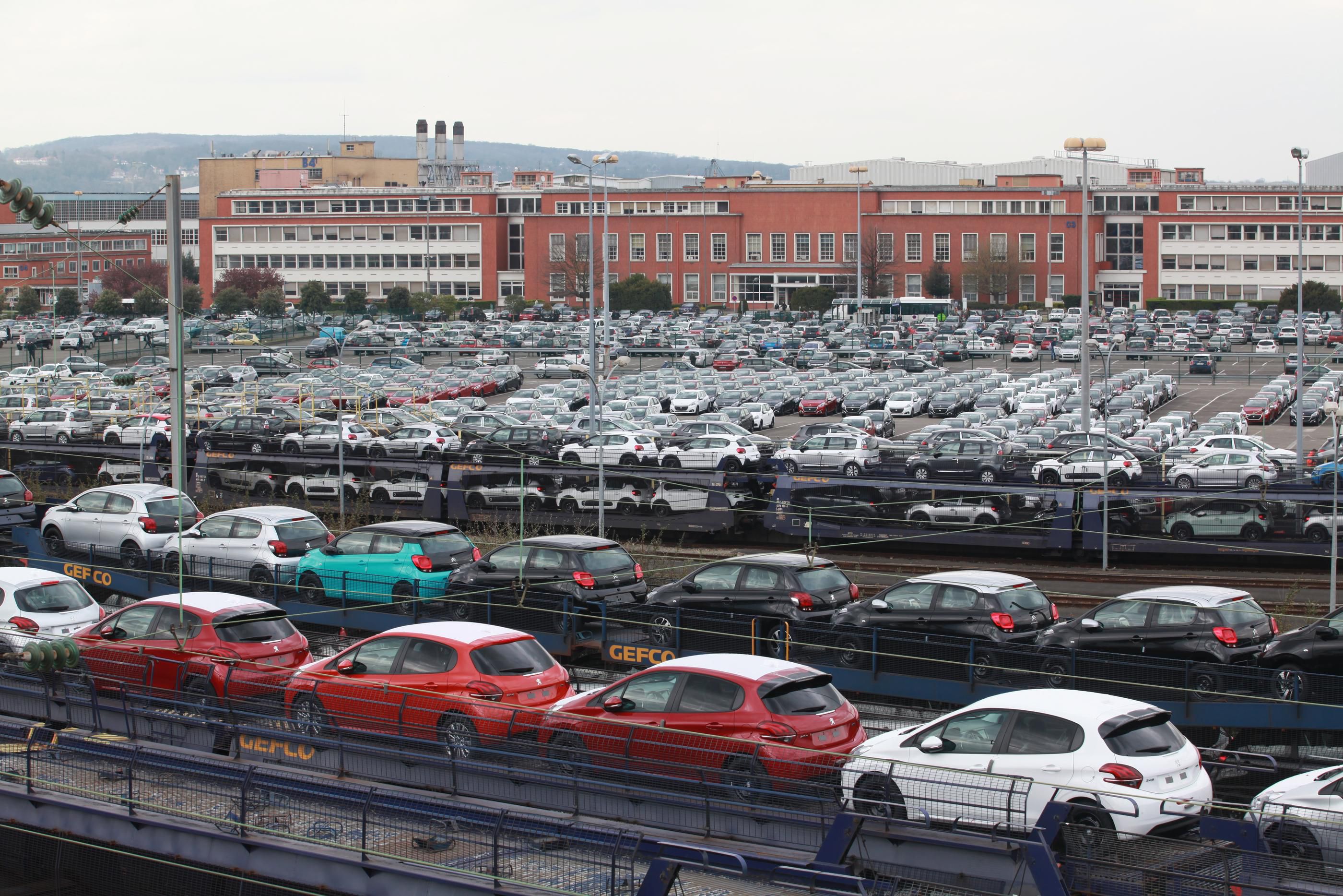 Poissy (Yvelines). En plus des 3500 salariés dédiés à la production de voitures Peugeot, près de 10000 cadres exerceront d’ici à 2024 dans un «méga campus». LP/Olivier Boitet