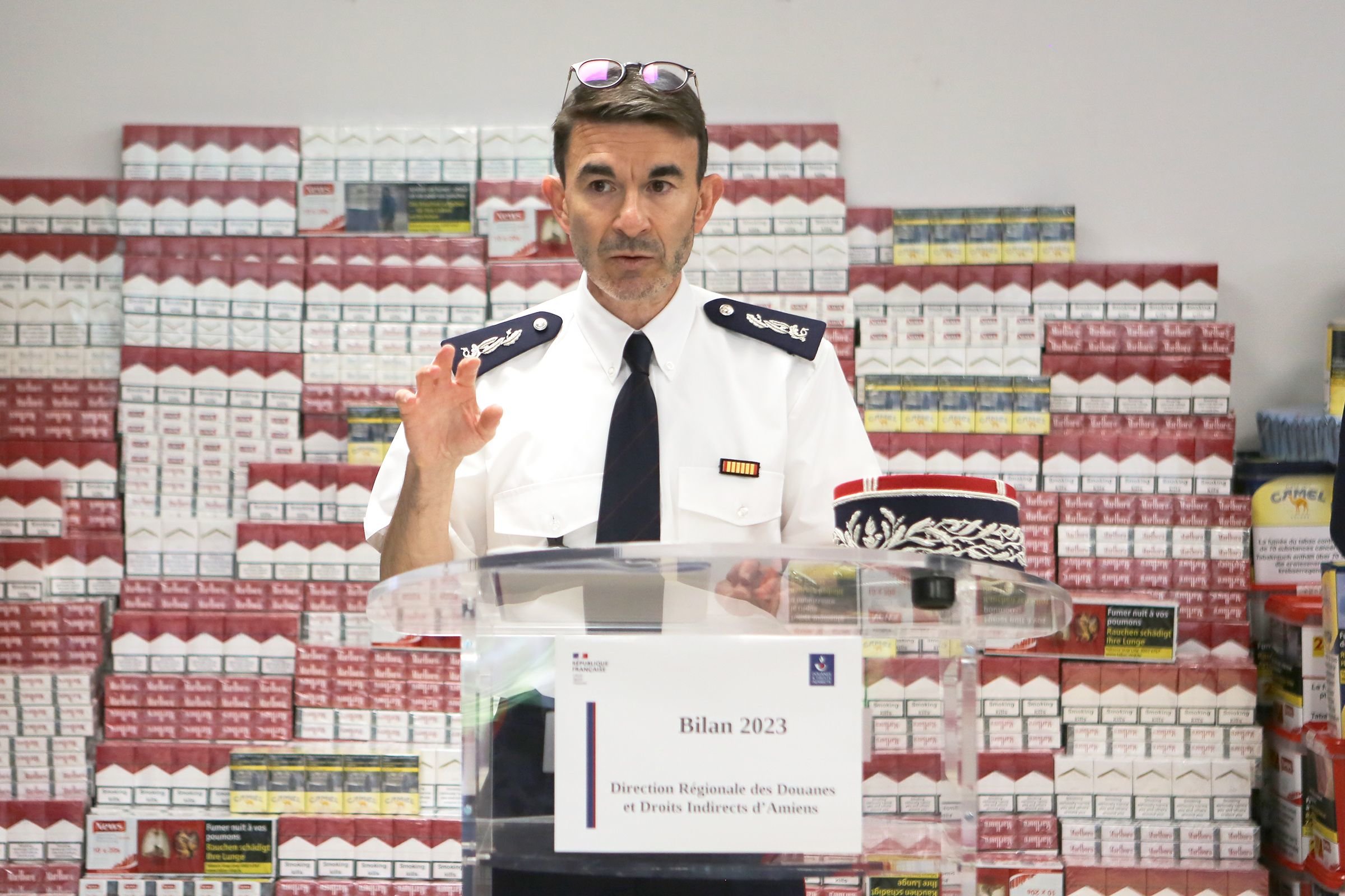 « Le marché de la contrefaçon est en augmentation, boosté par un élément : le e-commerce. » Michael Lachaux, directeur régional des douanes de Picardie, revient sur le bilan de l'année 2023.