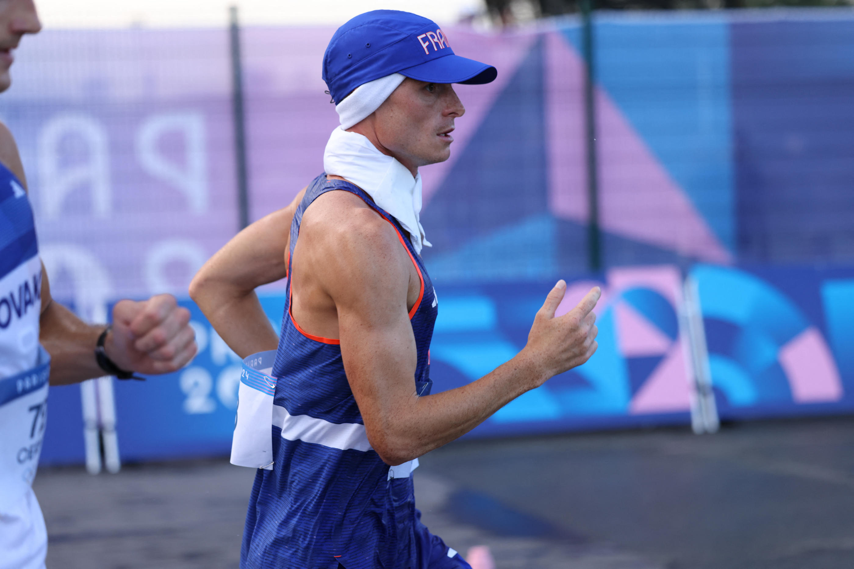 Paris, ce jeudi 1er août. Aurélien Quinion, ici sur l'épreuve du 20 km marche des JO de Paris, est venu courir après avoir assisté à la naissance de sa fille Charlie. MAXPPP/STADION-ACTU