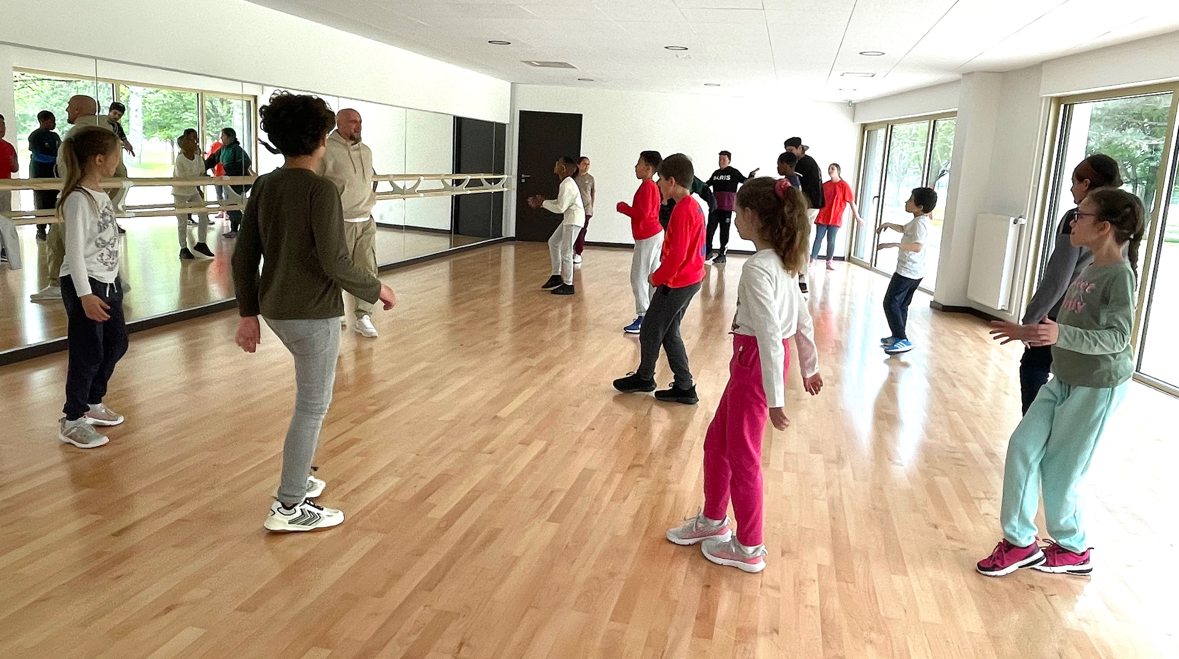 L'association Guet-apens organisait ce mardi 16 avril  une journée autour du breaking à Troyes (Aube) à l'intention des enfants des écoles. LP/Stéphane Magnoux