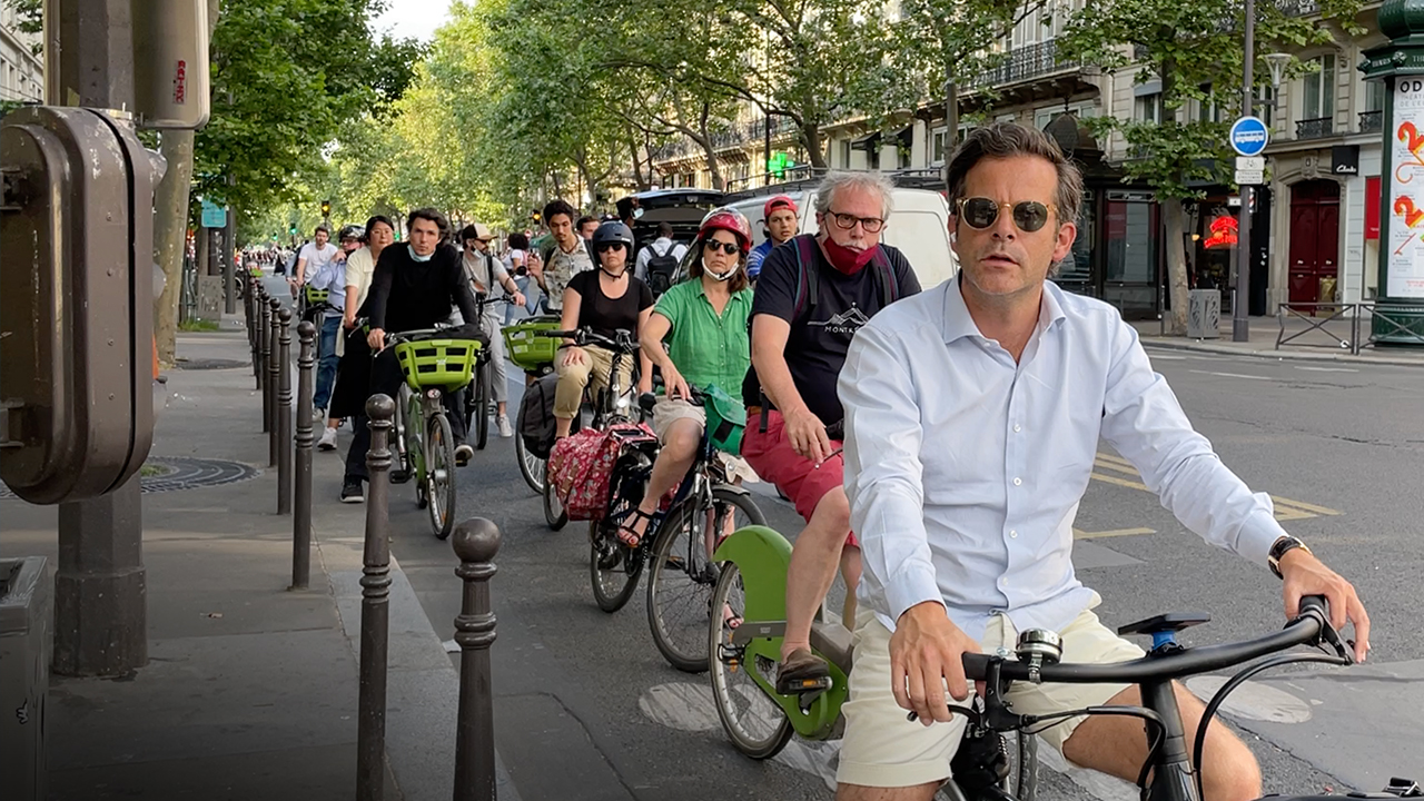 Bouchon de cyclistes sur le boulevard Sébastopol