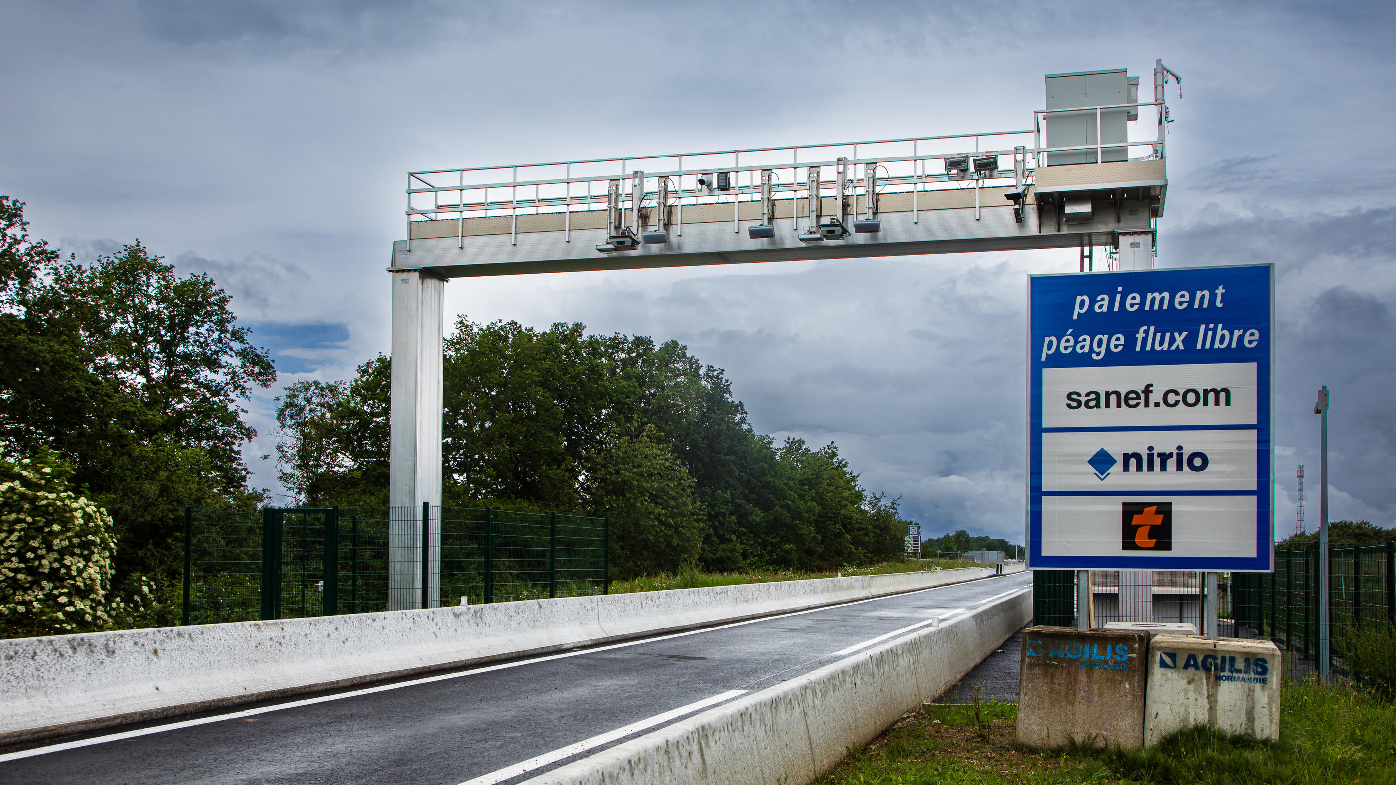 Sur le péage à flux libre sur l'A14, les automobilistes qui n’ont pas payé dans les 72 heures reçoivent un courrier pour leur imposer de régler les 10,20 euros dans les dix jours. Drone Press/Sanef