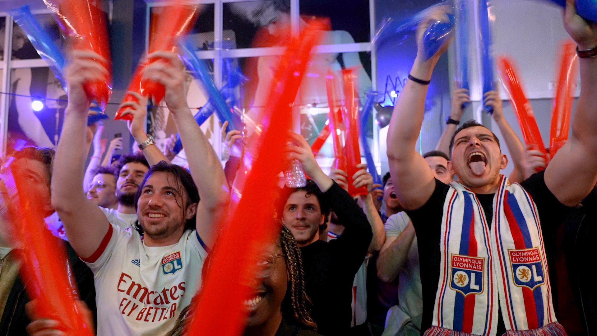 Près de 400 supporters lyonnais étaient rassemblés au Belushi's Gare du Nord à Paris pour suivre le quart de finale de Coupe de France entre Lyon et Strasbourg. LP/Paul-Antoine Leclercq