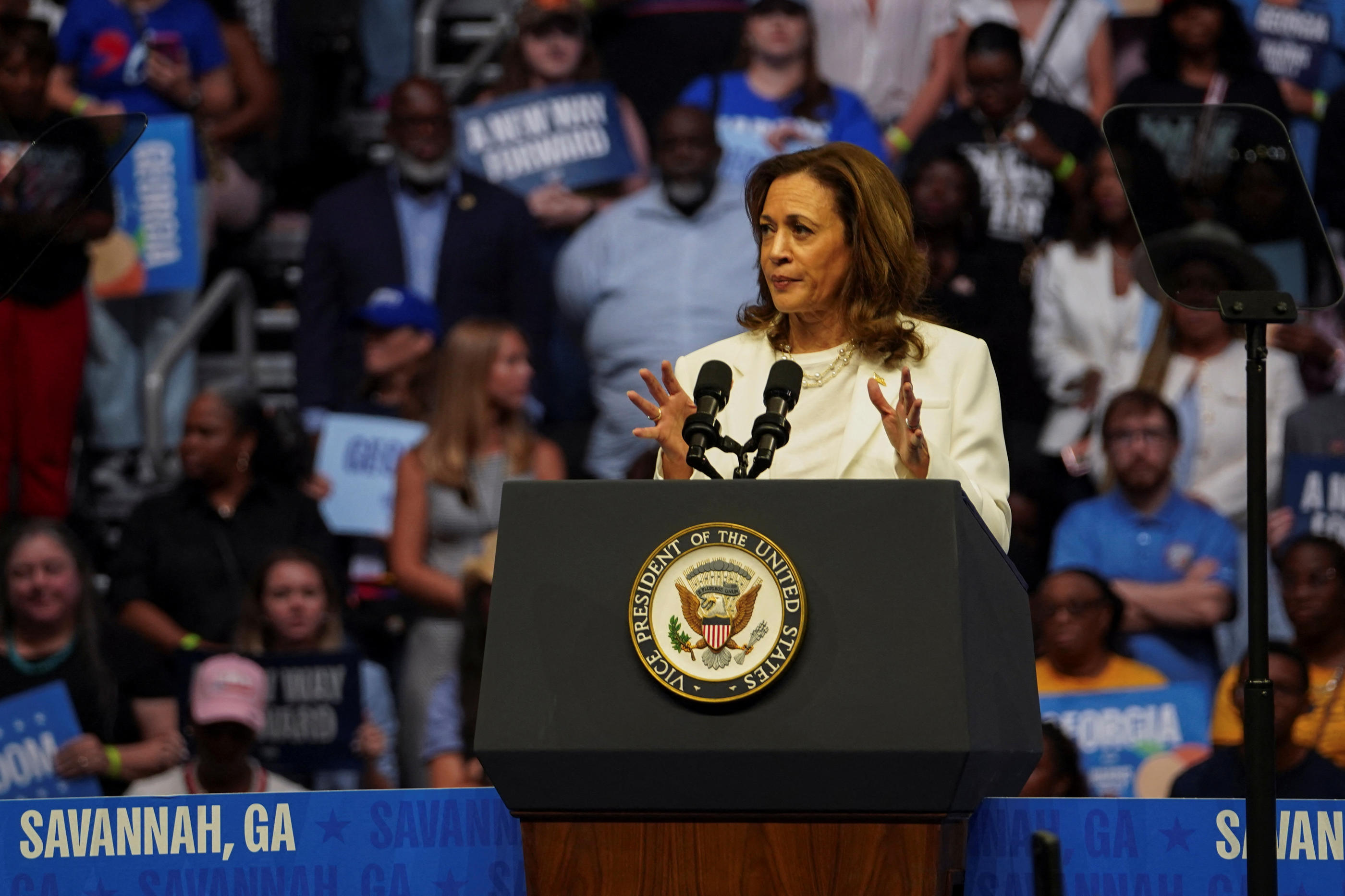 "Ce serait une bonne chose (...) qu’il y ait un ministre républicain dans mon gouvernement" a affirmé Kamala Harris ce jeudi. Reuters/Megan Varner