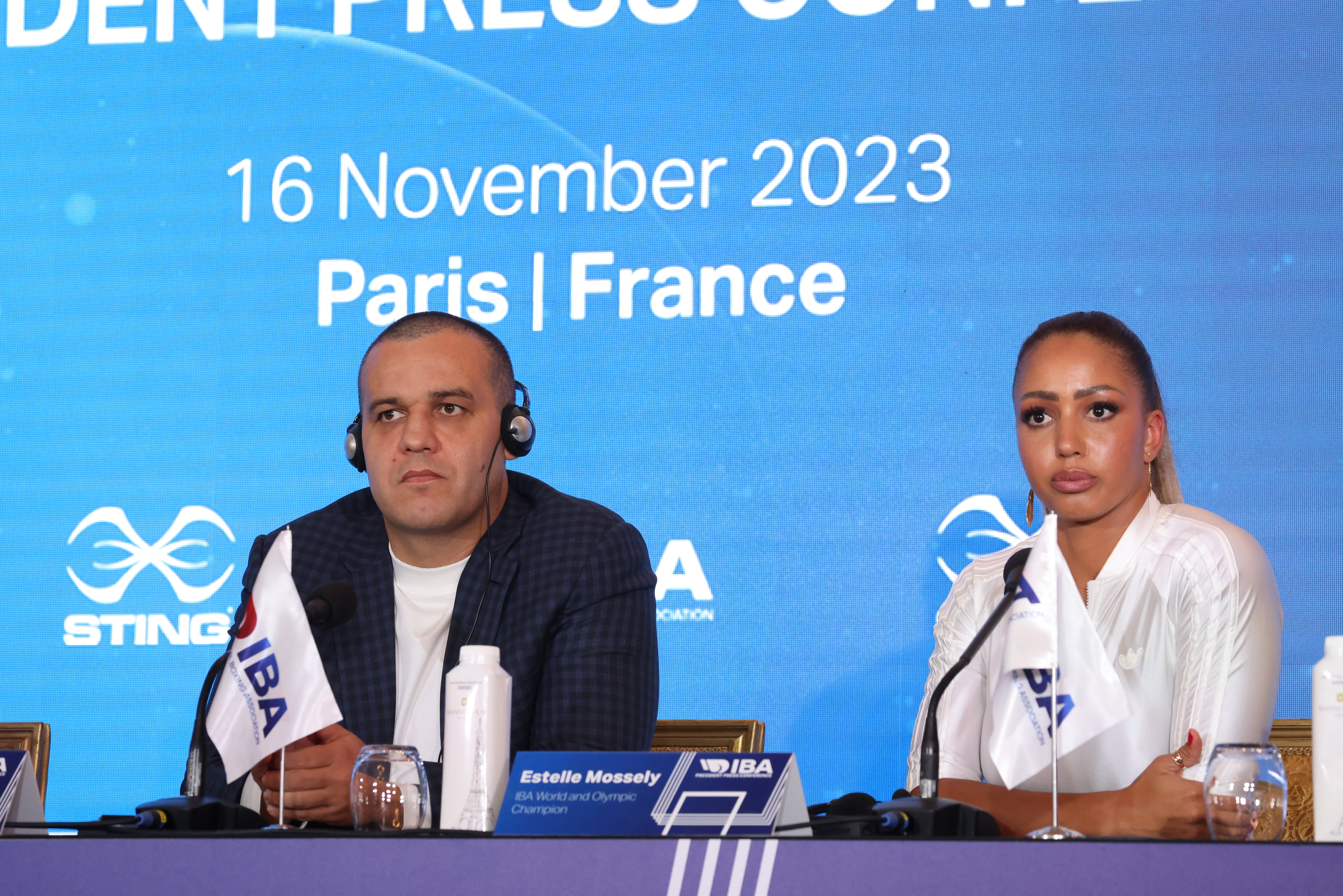 Le président de l'IBA, Umar Kremlev, ici aux cotés de la française Estelle Mossely, en conférence de presse à Paris en novembre dernier. LP/Olivier Lejeune