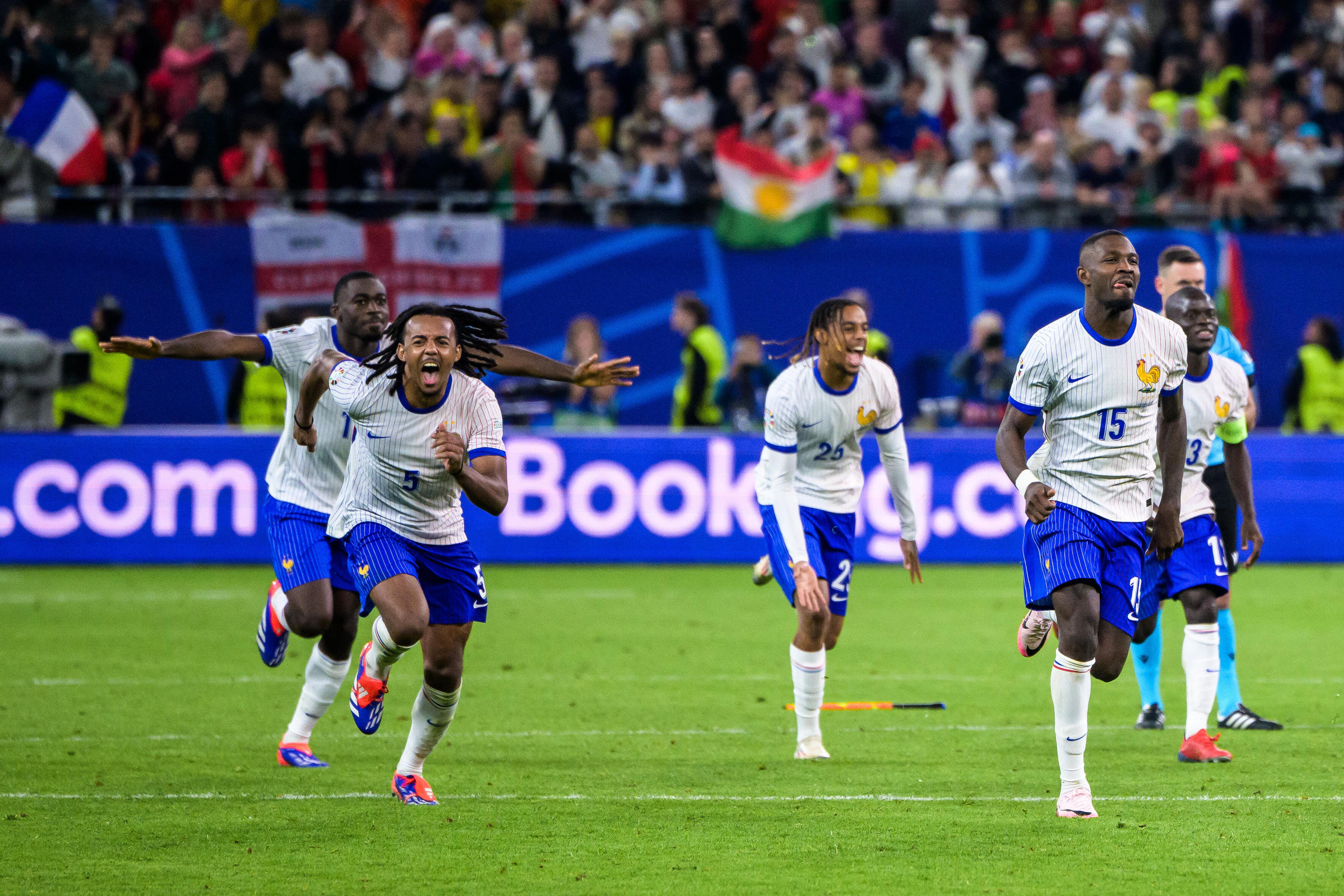 La joie des Français après la qualification pour les demi-finales (Photo Icon Sport)