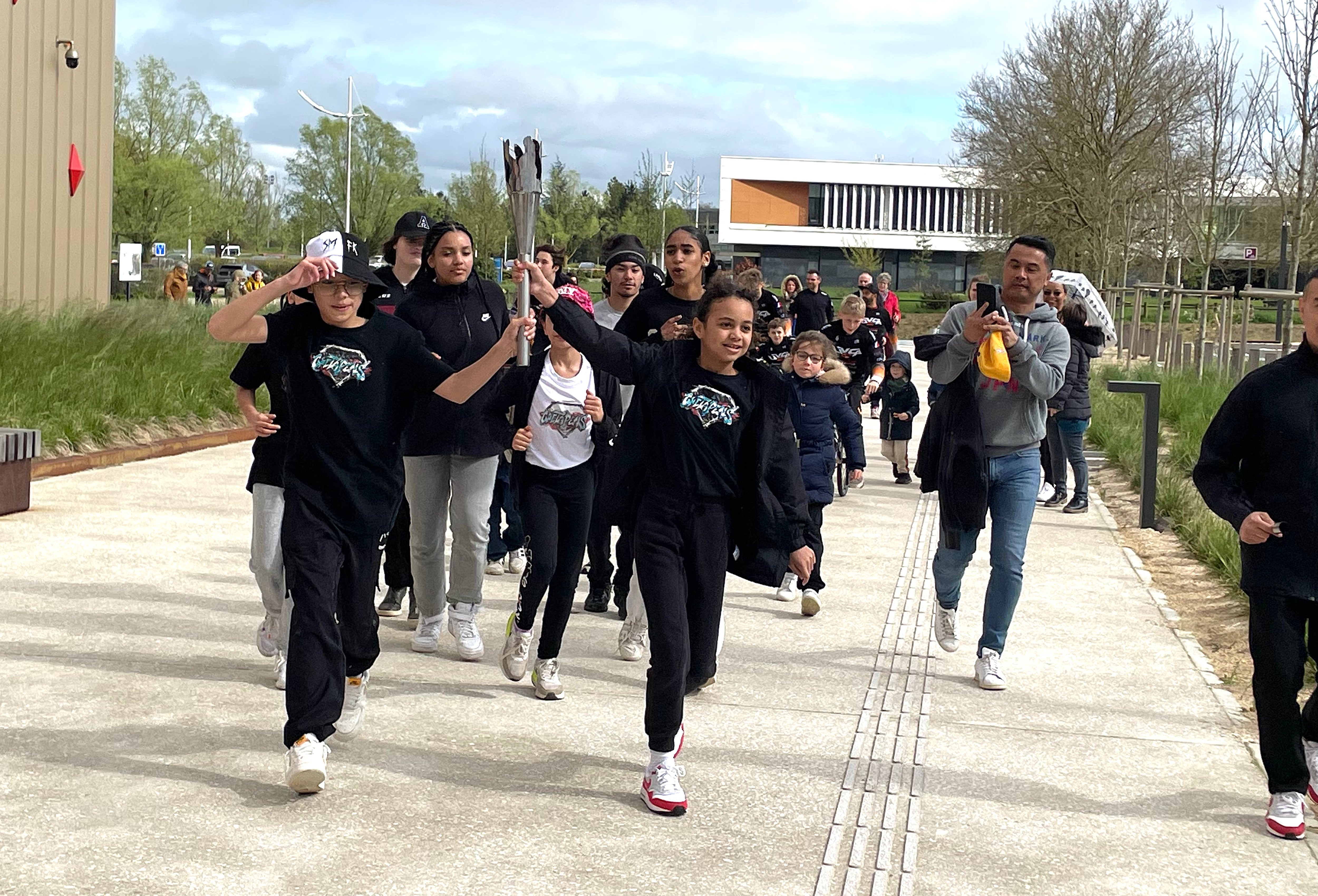 Initiée pour diffuser auprès des élèves des quatre départements de l'Académie de Reims les valeurs de l'olympisme, la flamme académique est arrivée dans l'Aube le mercredi 3 avril. Durant deux mois et demi, elle sera accueillie dans 19 établissements scolaires./LP/Stéphane Magnoux