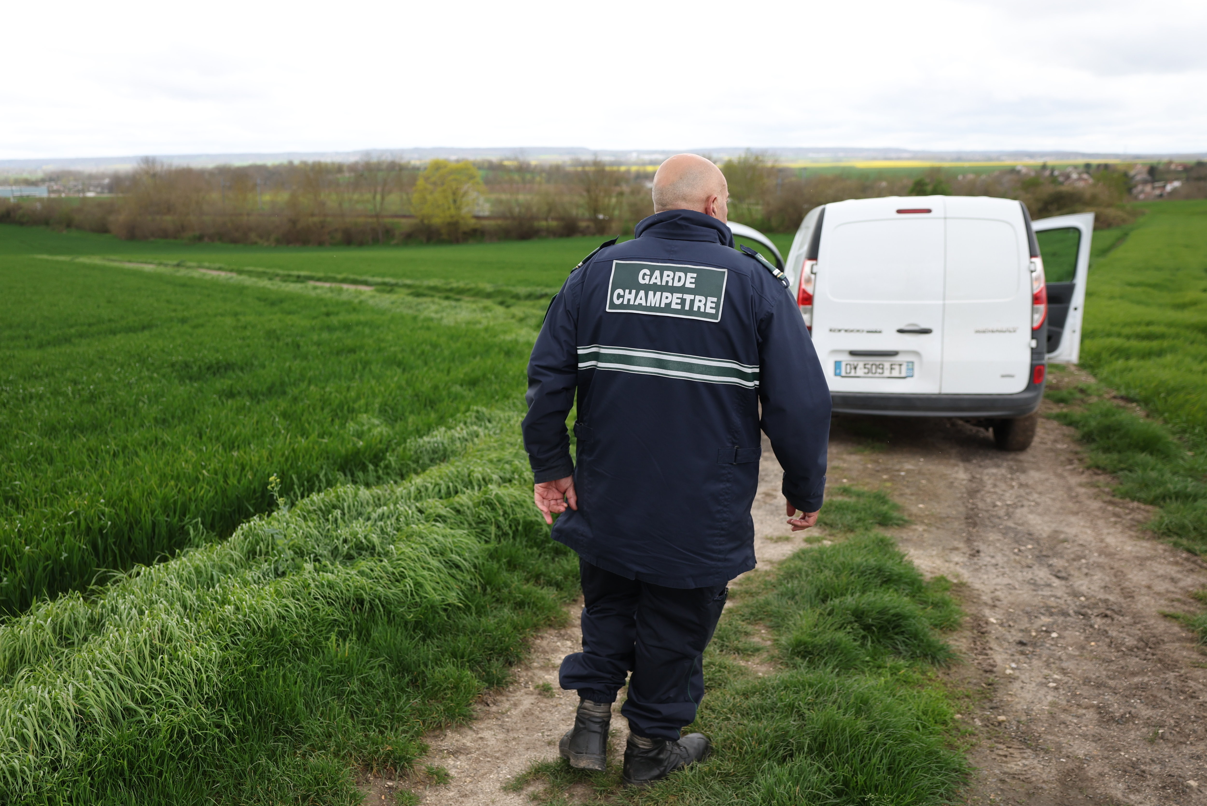 Villiers-Saint-Frédéric (Yvelines), mardi 2 avril. On compte une vingtaine de gardes champêtres en Île-de-France et dans l’Oise, comme Jean-Hughes Robert, en poste depuis trente-six ans. LP/Arnaud Journois