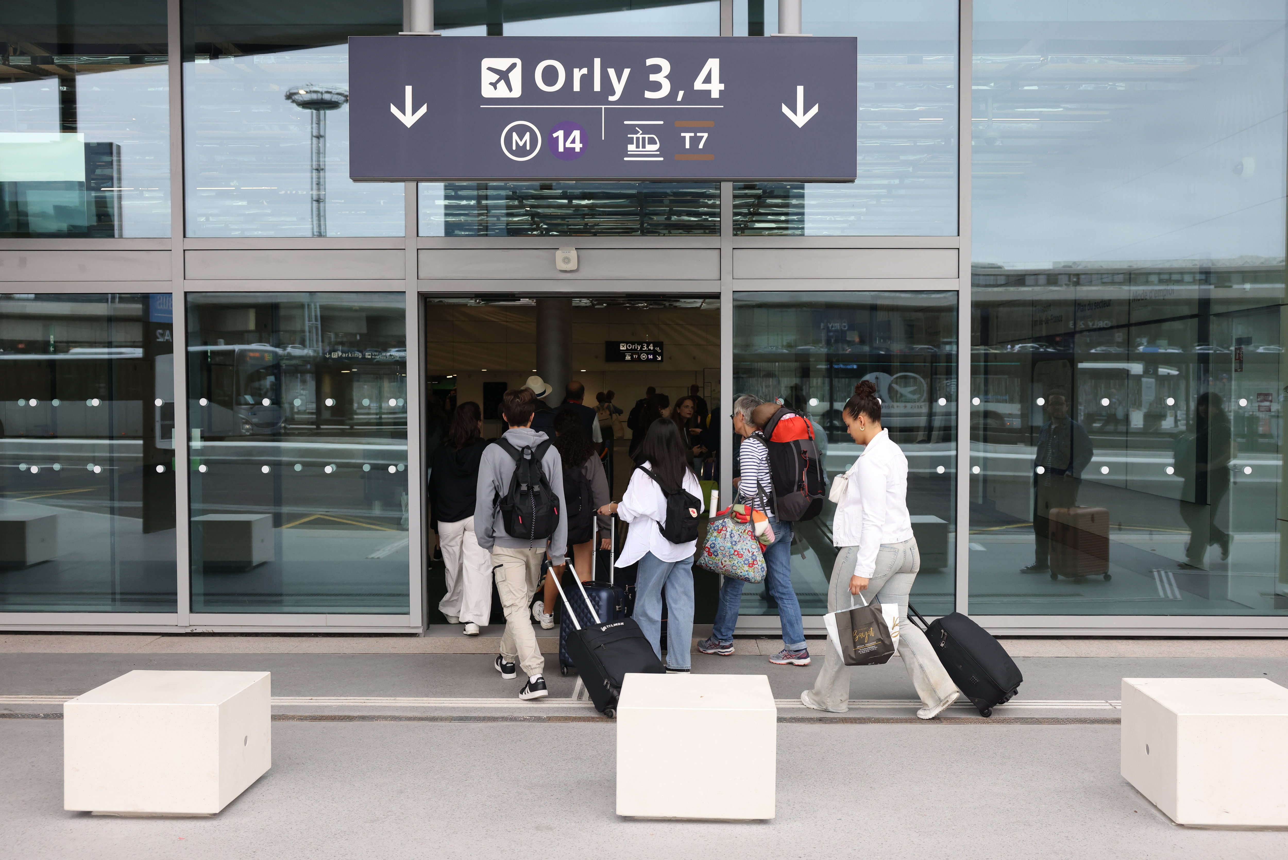 Grâce au métro, les transporteurs low-cost comptent draguer la clientèle d'affaire, assurée de ne plus subir les embouteillages entre le centre de Paris et Orly. LP/Arnaud Journois