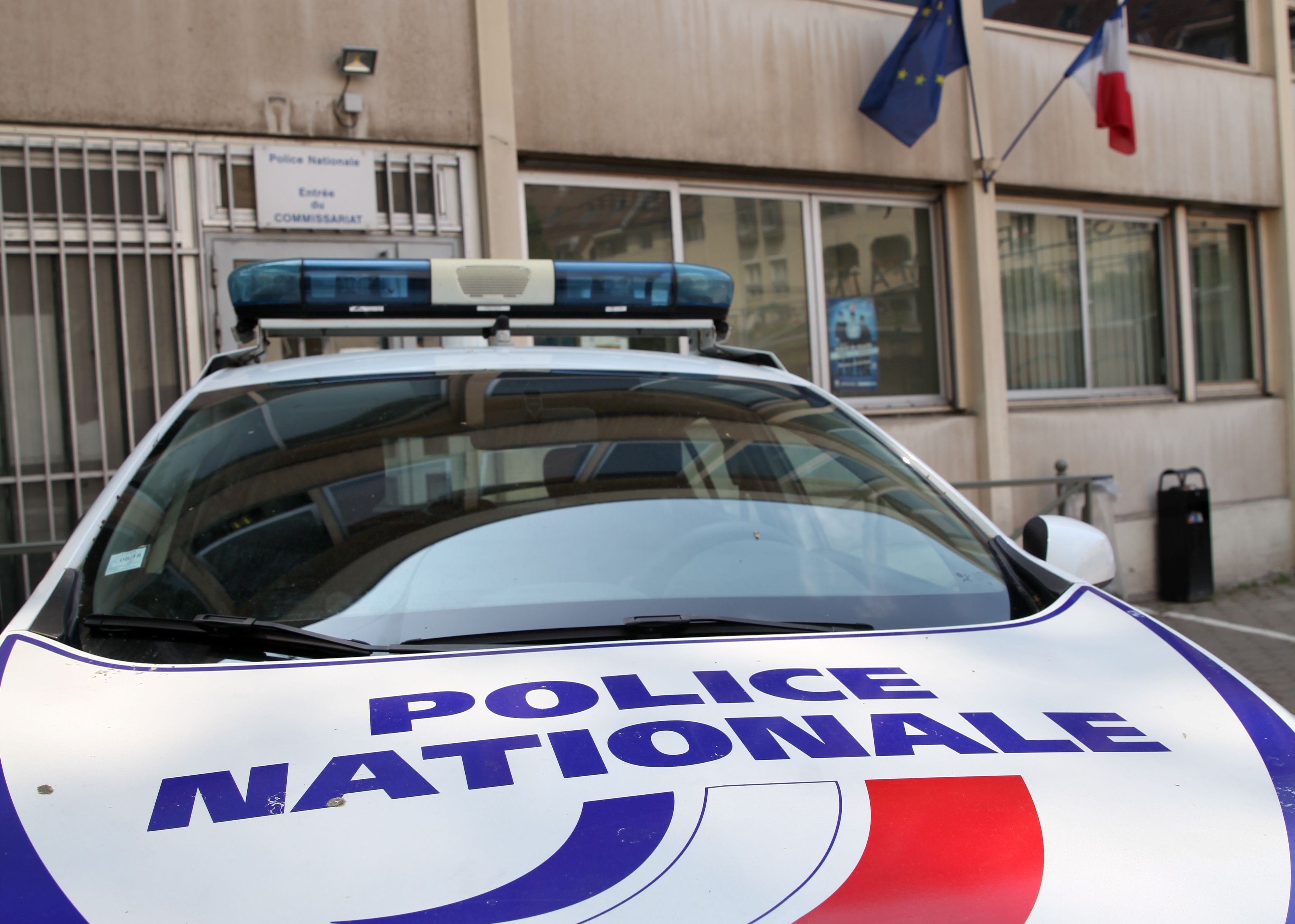 Illustration. Les policiers ont interpellé deux jeunes de 17 ans soupçonnés de plusieurs vols de portables avec violence au Mée-sur-Seine. LP/Olivier Boitet