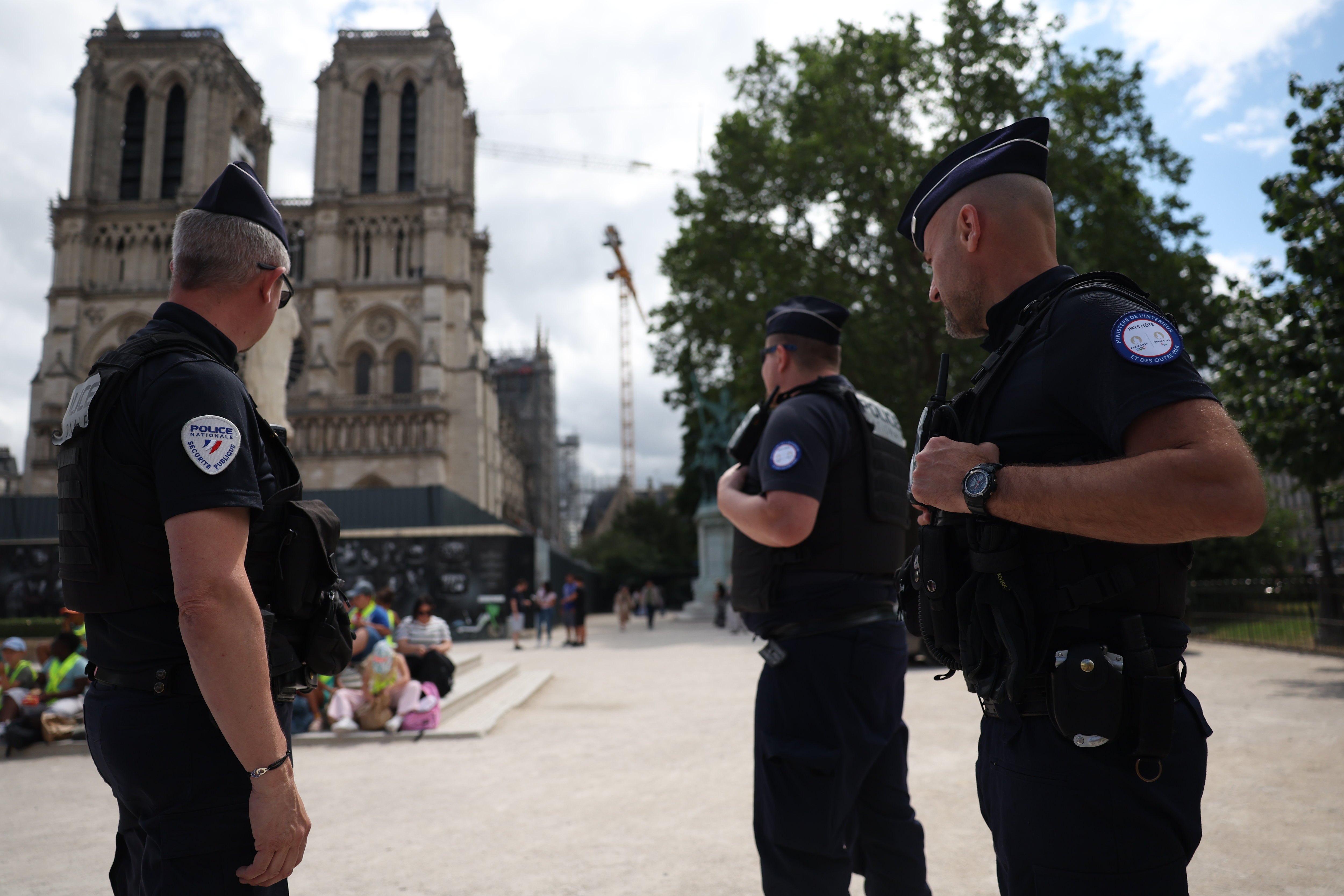 Dans le cadre des JO, «entre 30 000 et 45 000 policiers et gendarmes (ici ce mercredi dans le quartier de Notre-Dame)», seront mobilisés chaque jour en Île-de-France selon la préfecture de police. LP/Arnaud Journois