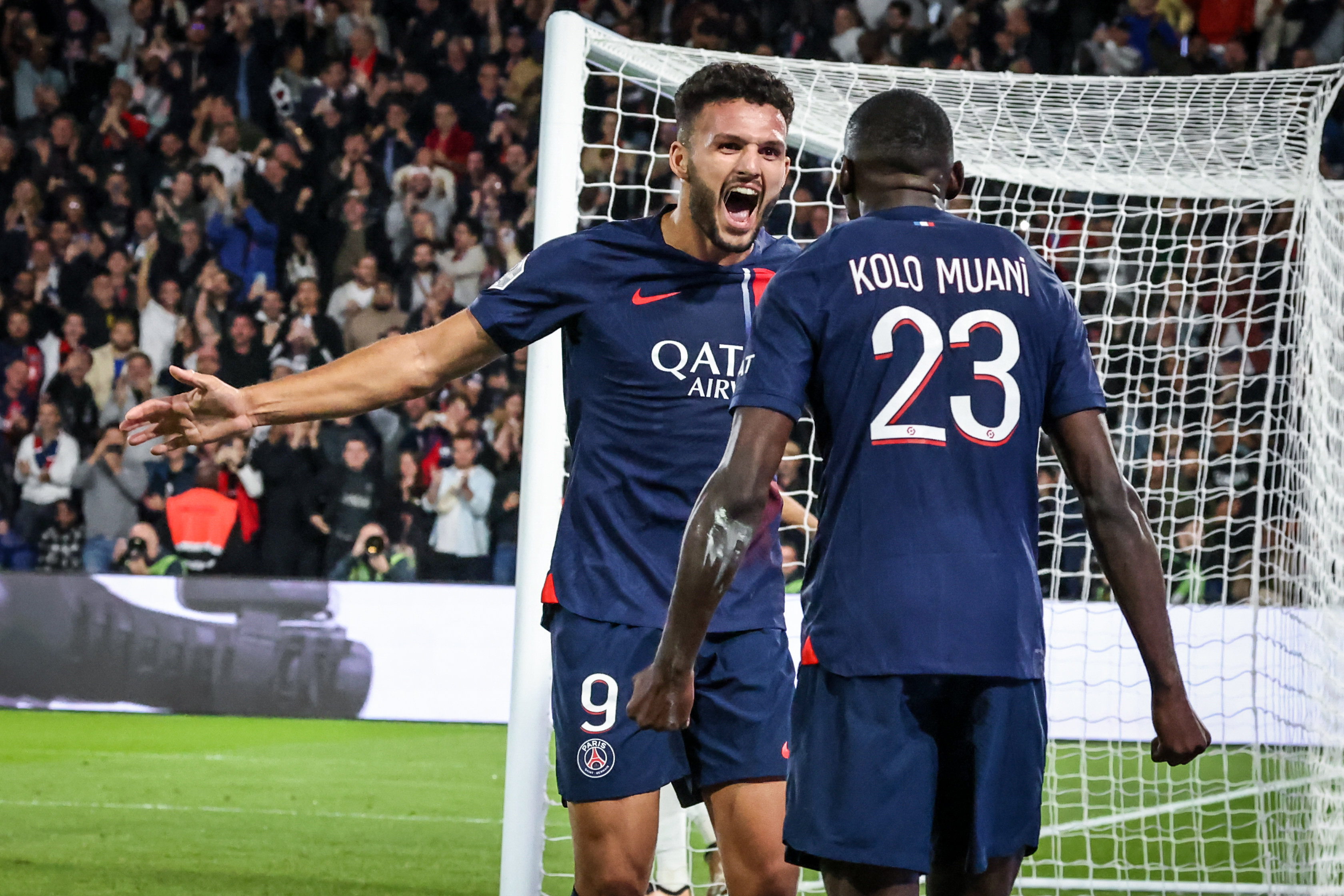 Randal Kolo Muani (de dos) et Gonçalo Ramos pourraient prolonger l'aventure au PSG la saison prochaine. Le club veut en tout cas les garder. LP/Frédéric Dugit